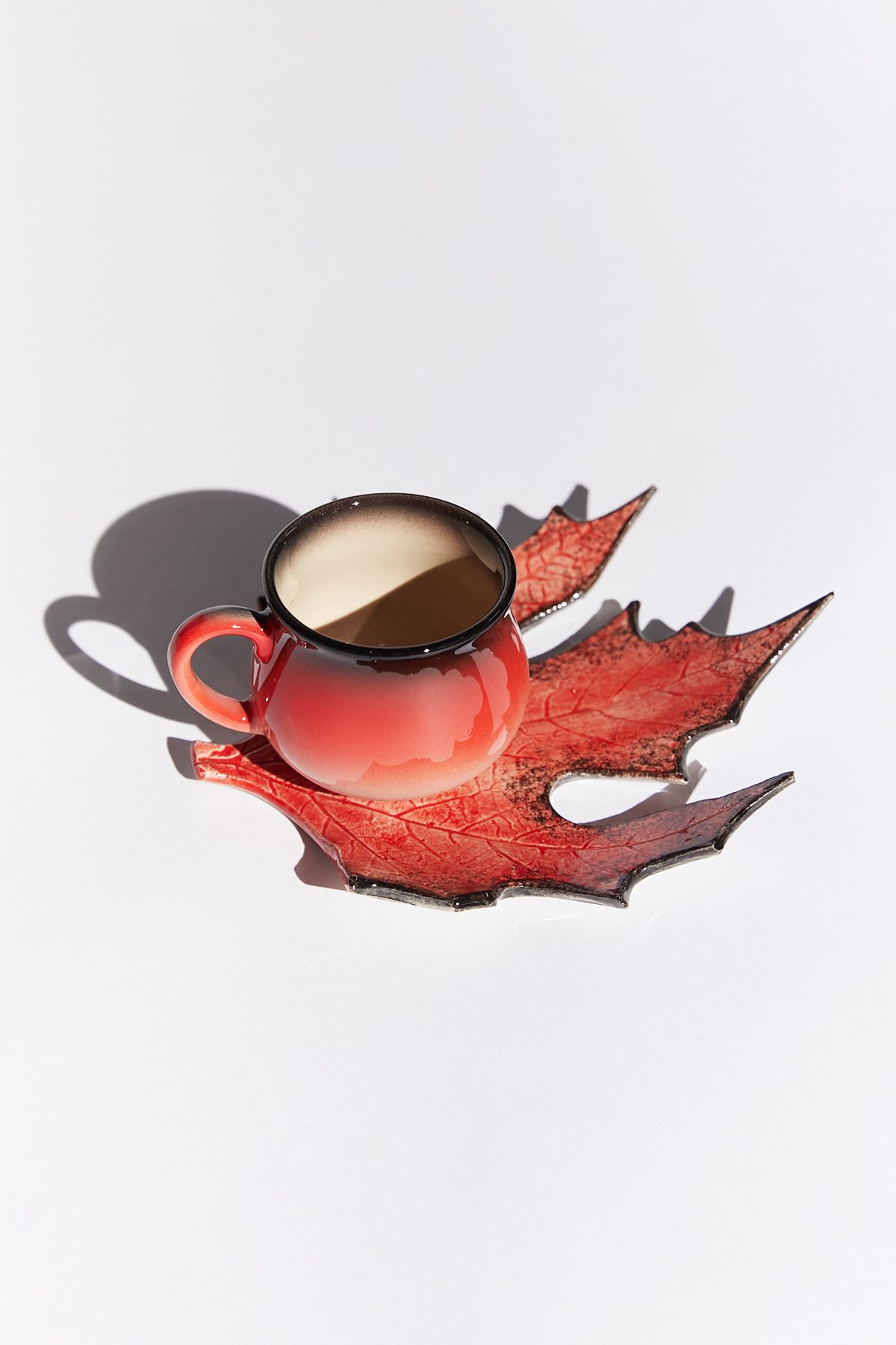 Loomart Dekoratif Çınar Yaprak Tasarımlı El Yapımı Seramik Tek Kişilik Kahve Fincanı Seti - Kırmızı