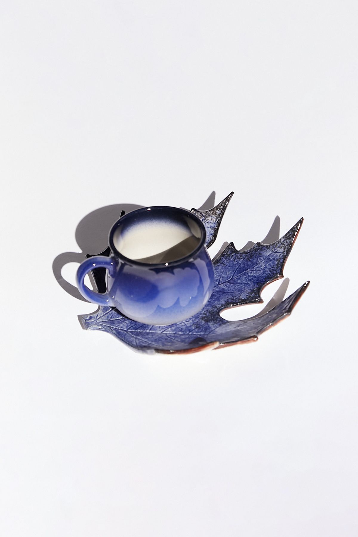 Loomart Dekoratif Çınar Yaprak Tasarımlı El Yapımı Seramik Tek Kişilik Kahve Fincanı Seti - Lacivert