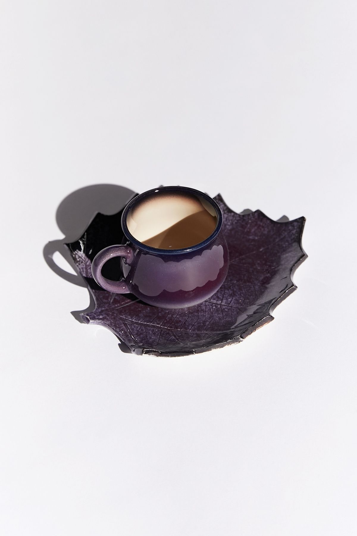 Loomart Dekoratif Dut Yaprak Tasarımlı El Yapımı Seramik Tek Kişilik Kahve Fincanı Seti - Mor