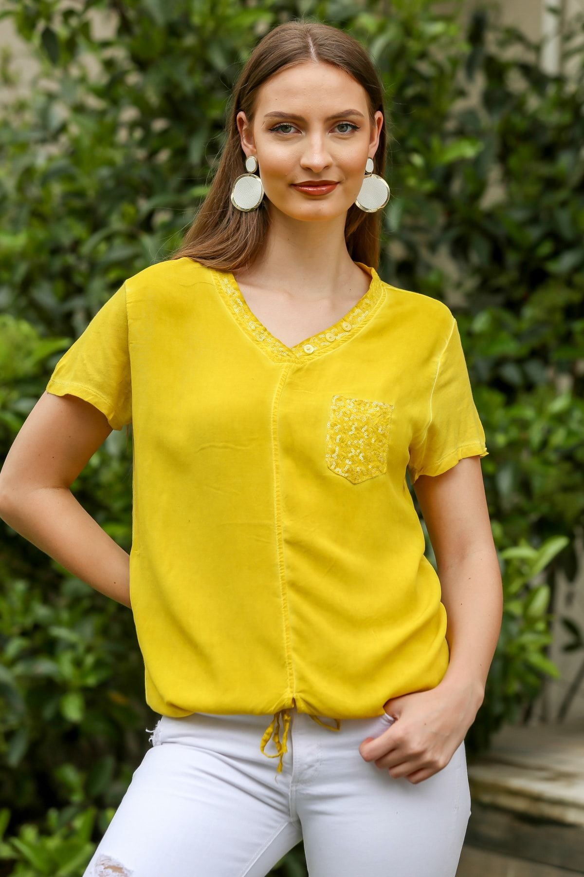 Chiccy Kadın Sarı Pullu V Yaka Cepli Etek Ucu İp Bağlama Detaylı Yıkamalı Dokuma Bluz M10010200BL95344
