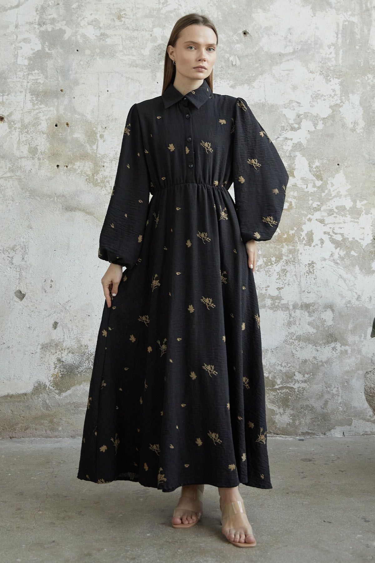 InStyle Kuşaklı İşlemeli Nakış Elbise - Siyah
