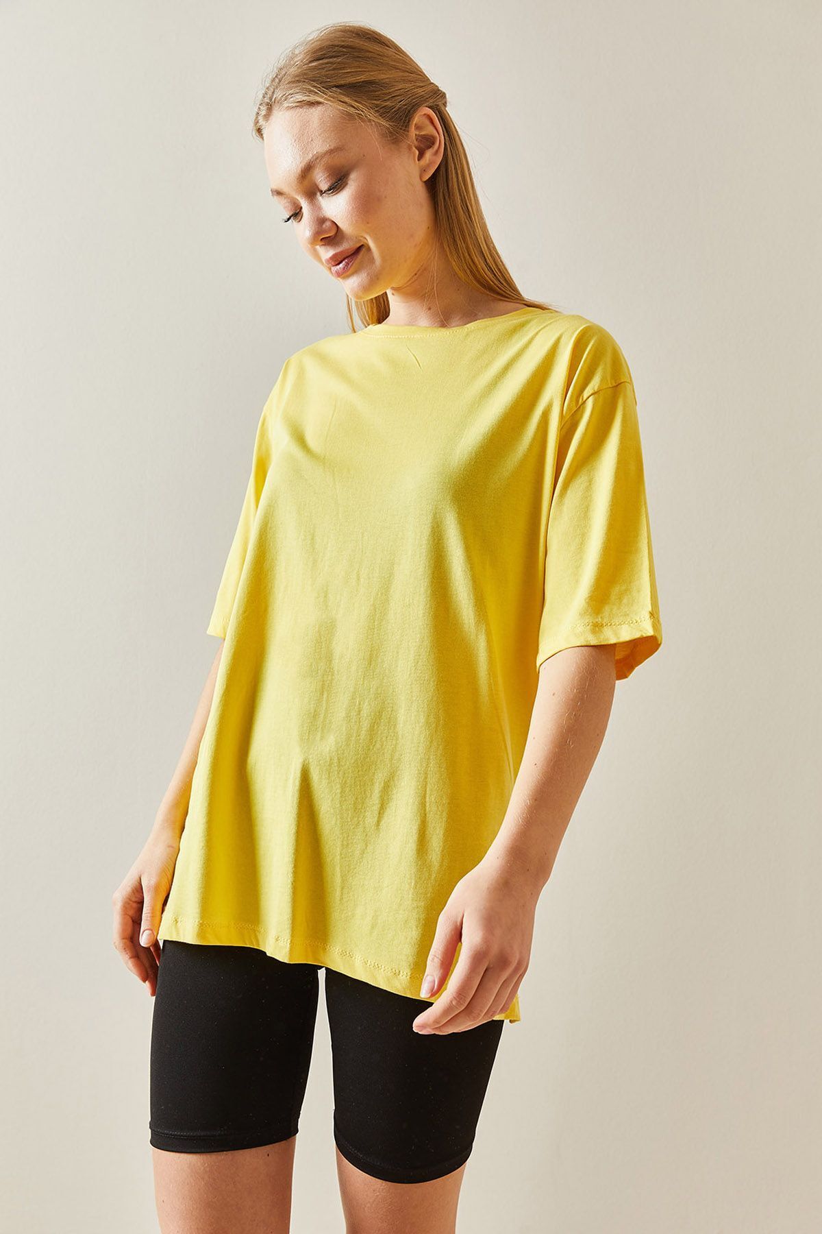 XHAN Sarı Bisiklet Yaka Basic Oversize T-Shirt 4KXK1-47895-10