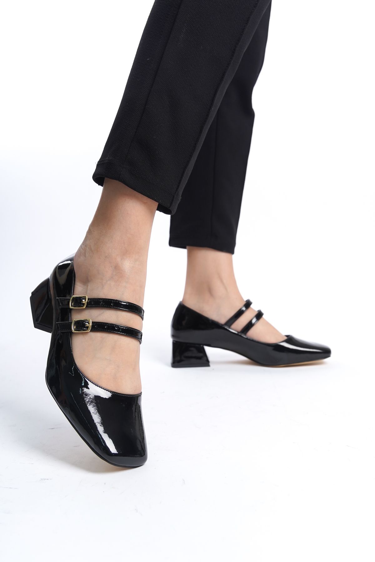 Şenpa Siyah Rugan Alçak Topuklu Kadın Ayakkabı