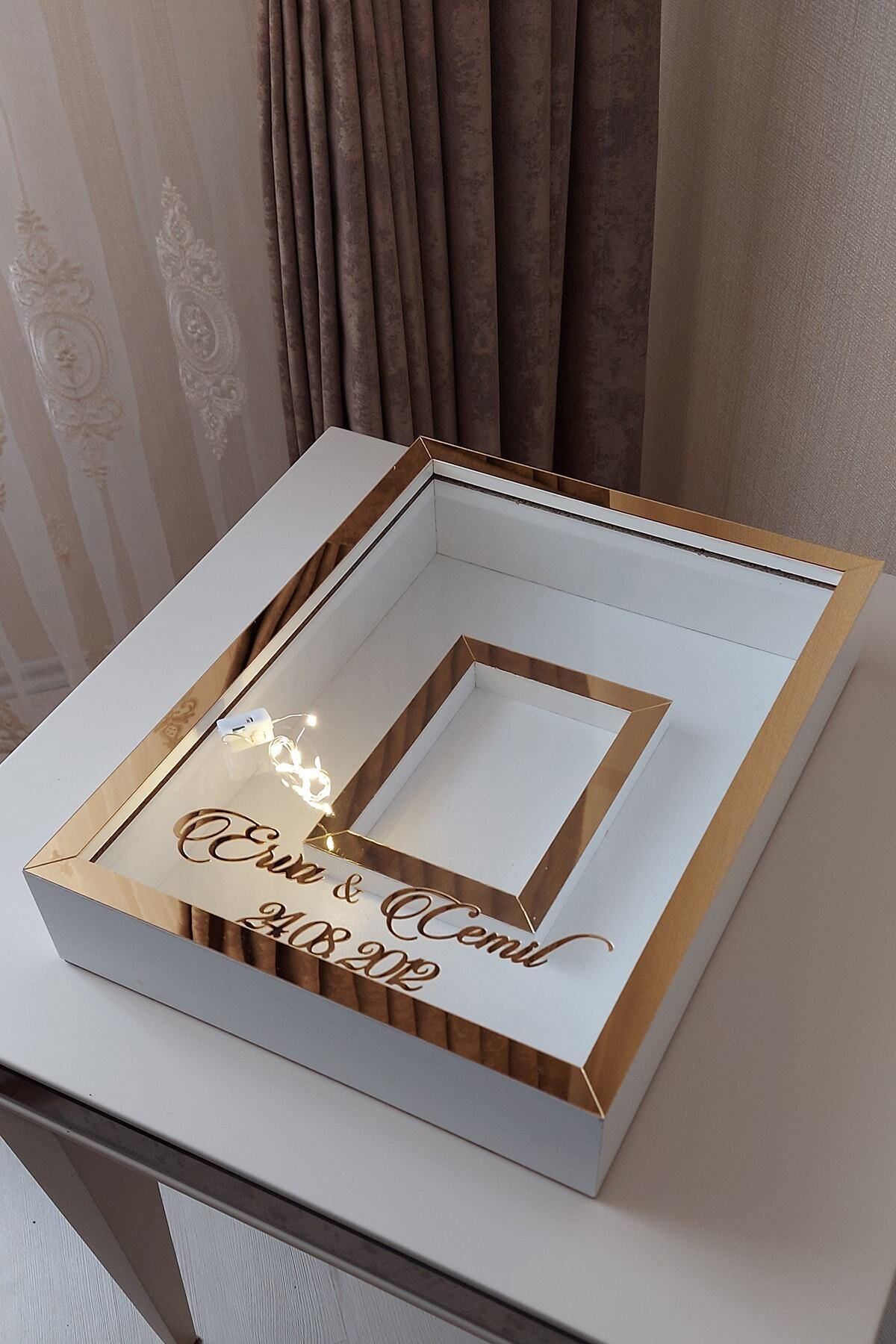 Verda Çerçeve 30x40 Cm Gold-beyaz Ledli Fotoğraf Bölümlü Tasarım Gül Kutusu Anı Çerçevesi! Ayna Çerçeve!