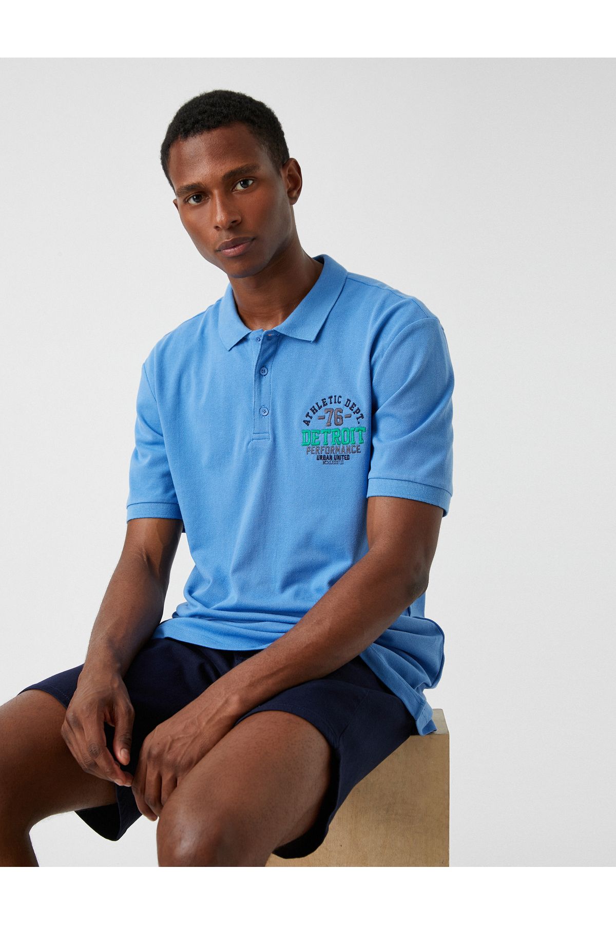 Koton Kolej Işlemeli Polo Yaka Tişört