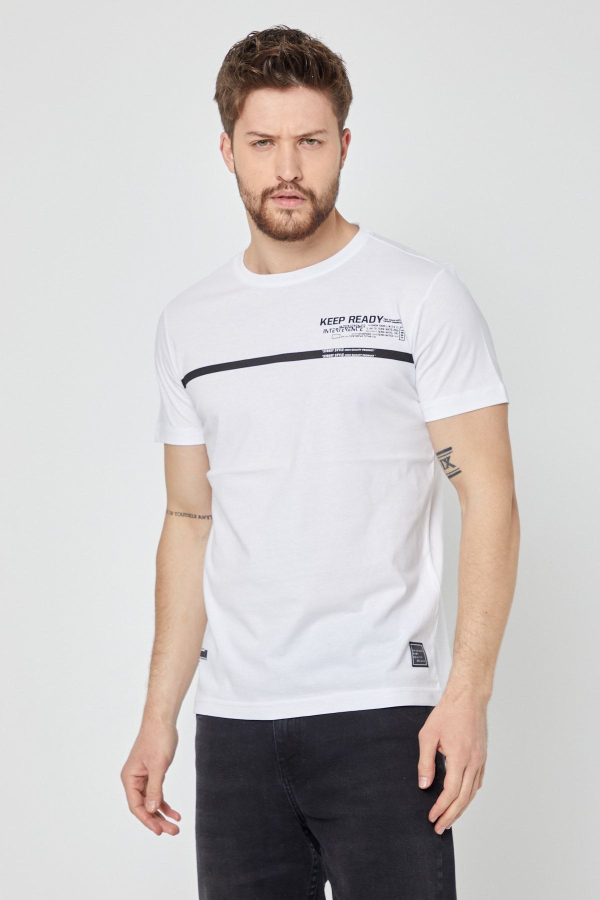 COMEOR Erkek Beyaz Önü Baskılı Kısa Kollu Basic Slim Fit T-shirt