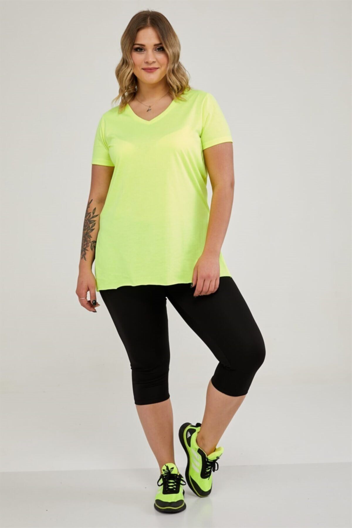 Seamoda Kadın Neon Sarı V Yaka Yırtmaçlı Basic Tshirt