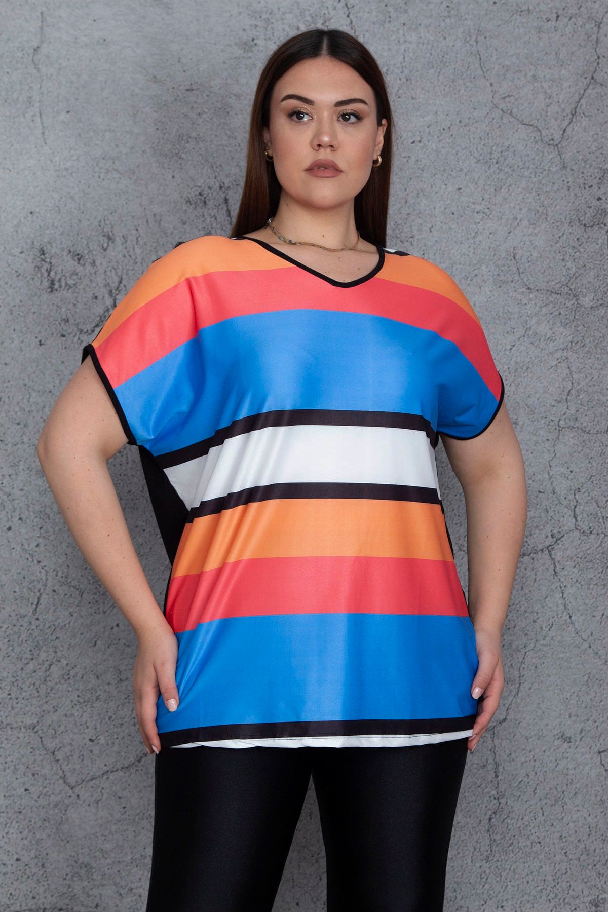 Şans Kadın Büyük Beden Renkli Önü Renk Kombinli Düşük Kollu Bluz 65n24442