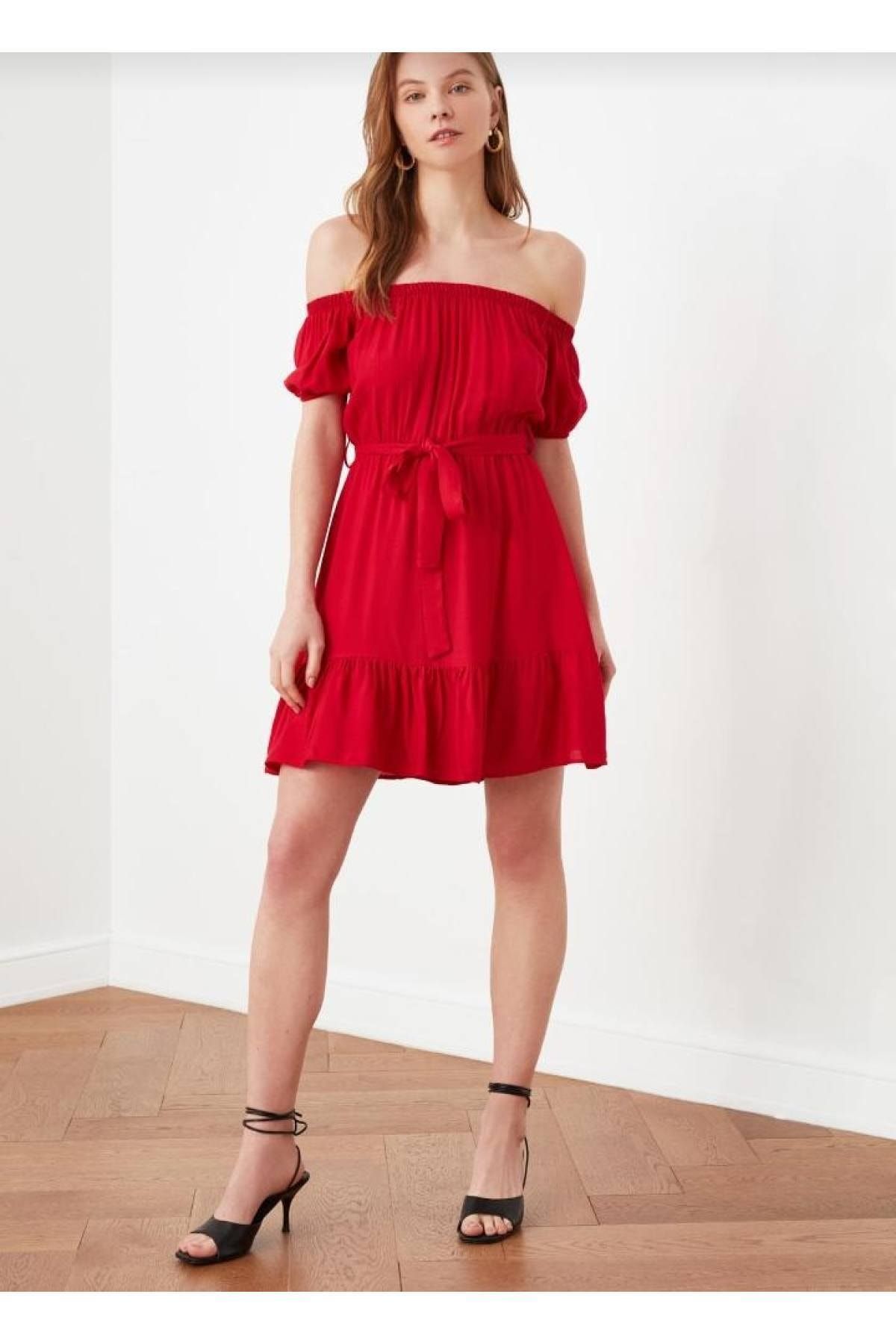 TRENDYOLMİLLA Kırmızı Kuşaklı Carmen Yaka A Kesim Mini Dokuma Elbise TWOSS20EL2135