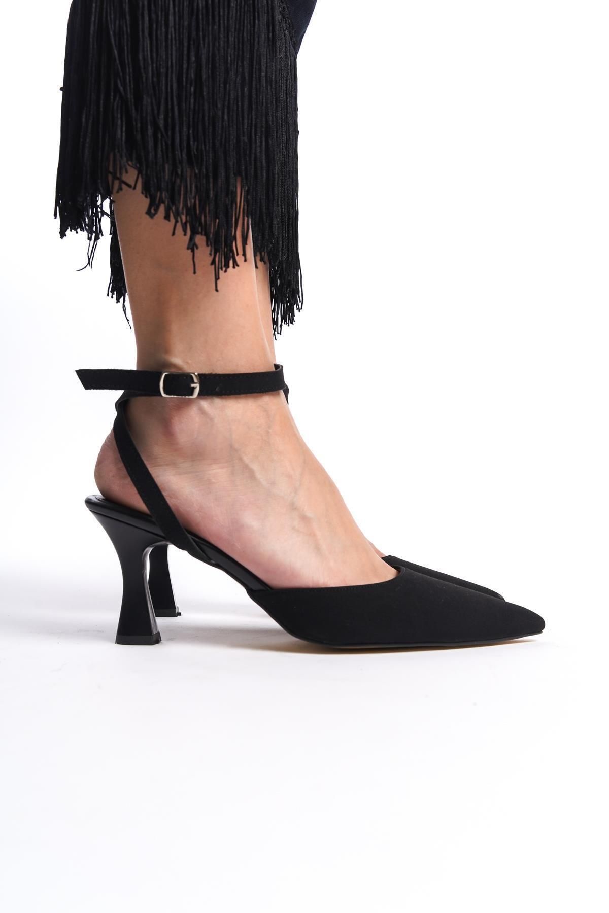 Gökhan Talay Kadın Arkası Bantlı Bilekten Bağlamalı Topuklu Ayakkabı Siyah Süet Mat Amy