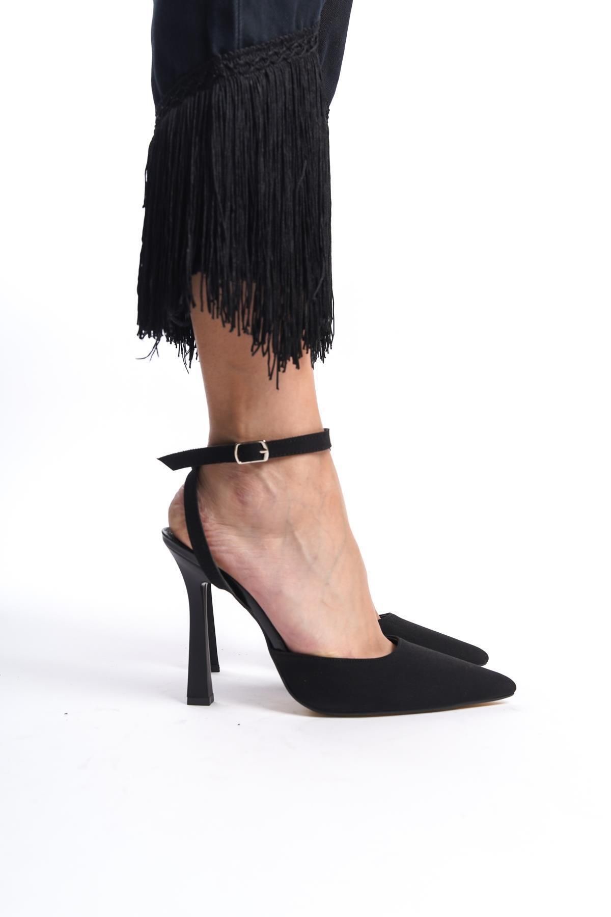 Gökhan Talay Kadın Arkası Bantlı Bilekten Bağlamalı Topuklu Ayakkabı Siyah Süet Mat Mabel