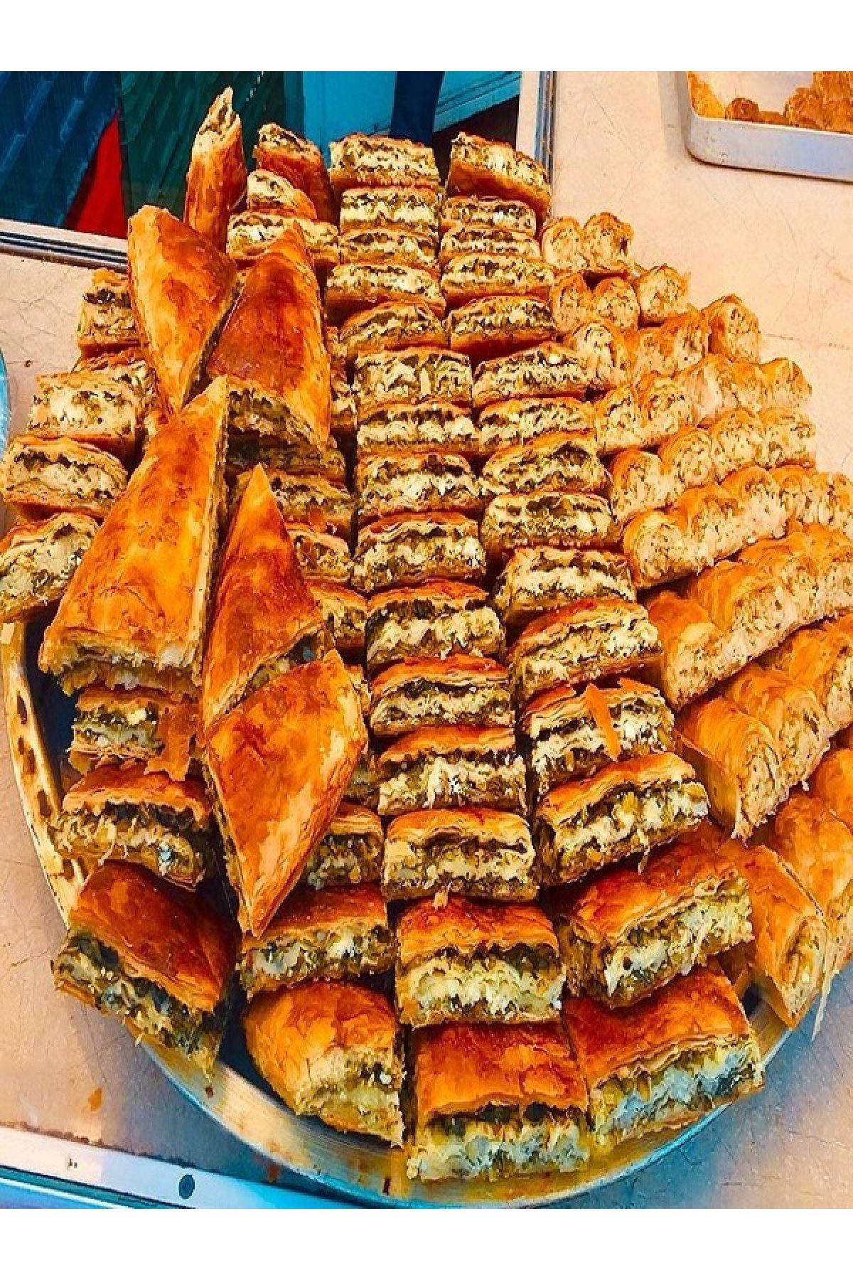 ROE MUTFAK EL AÇMASI OTLU & PEYNİRLİ BÖREK ( 500gr. )