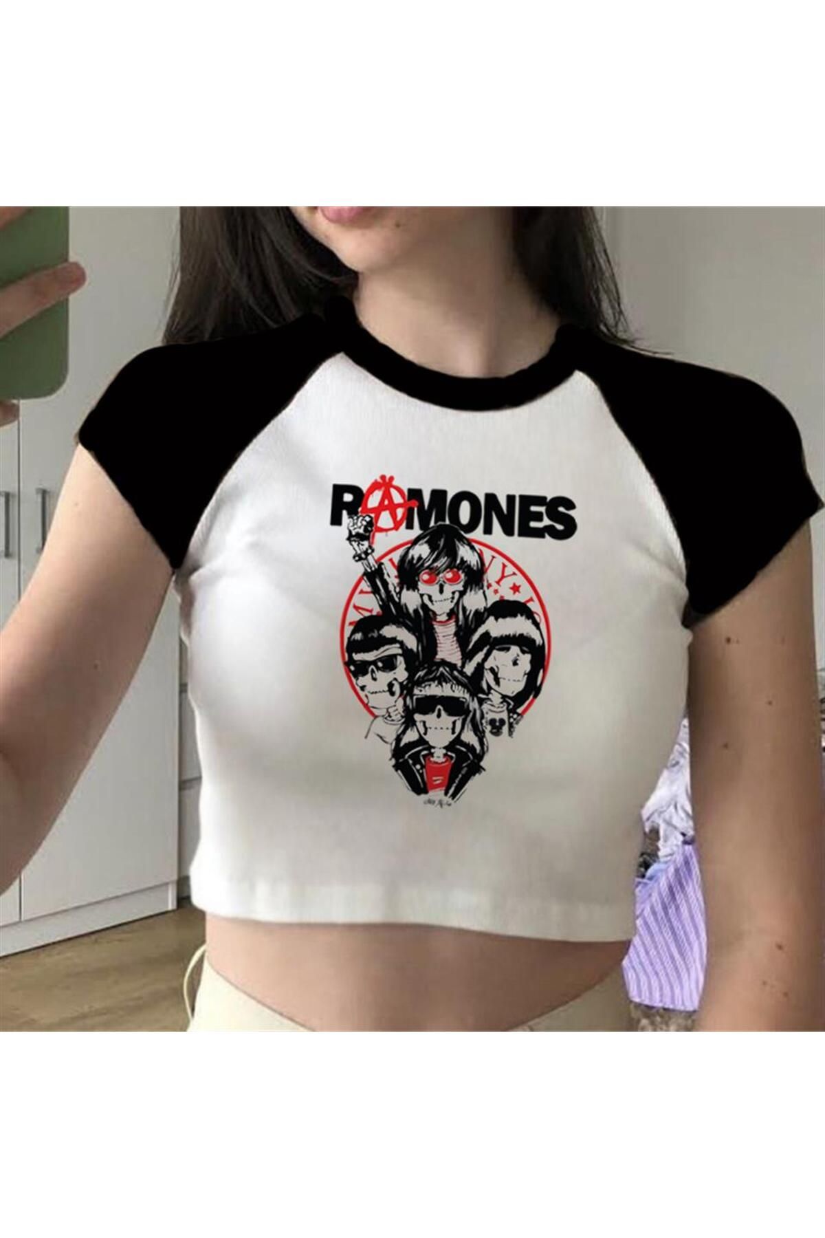 Equinox Ramones Logo & Artists Baskılı Reglan Kol Beyaz Crop