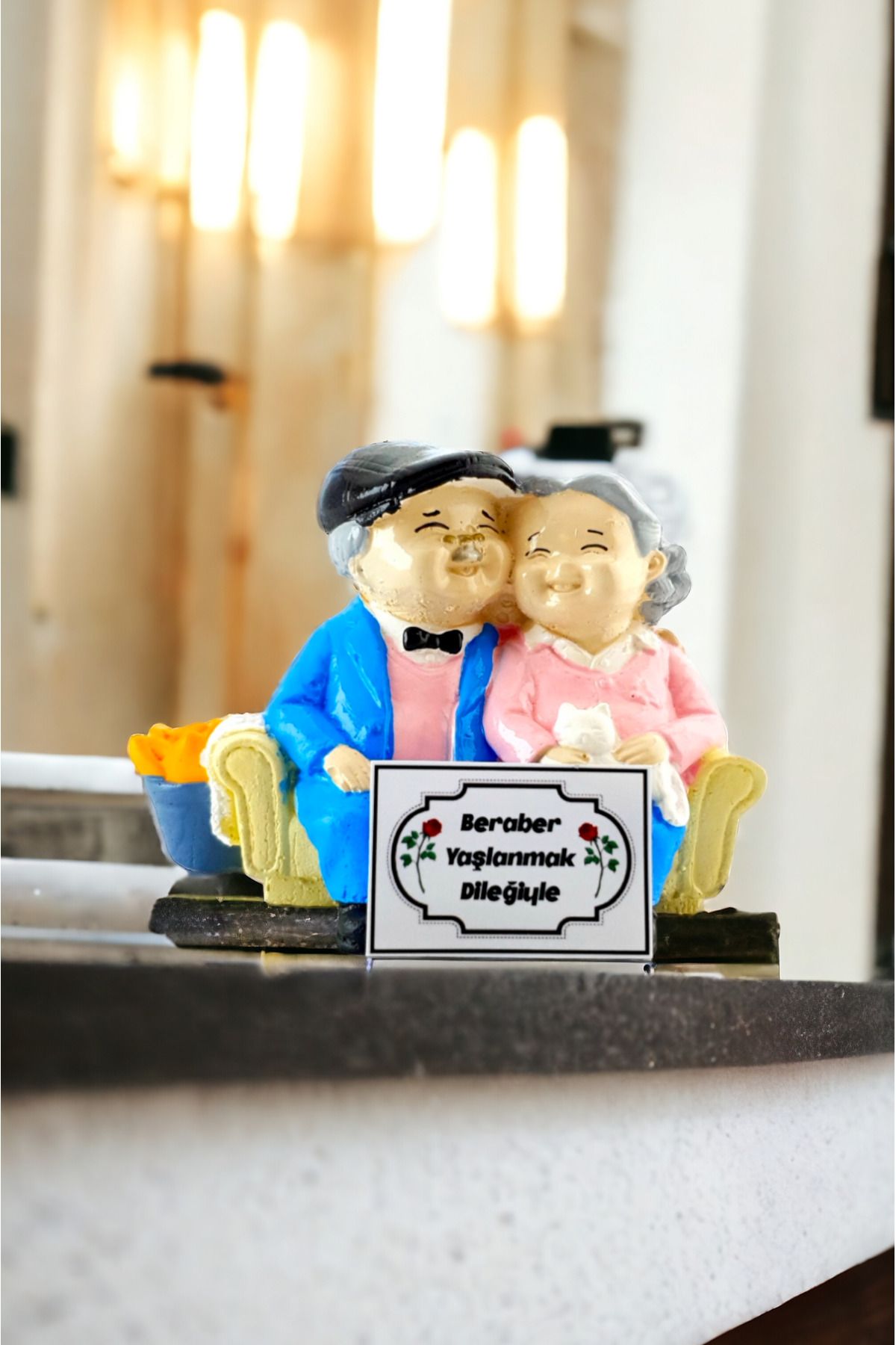 HediyeKombini El Boyması Sevgi Dolu Yaşlı Çift Minyatür Figürinler Büyükanne ve Büyükbaba Heykeli newsolds2