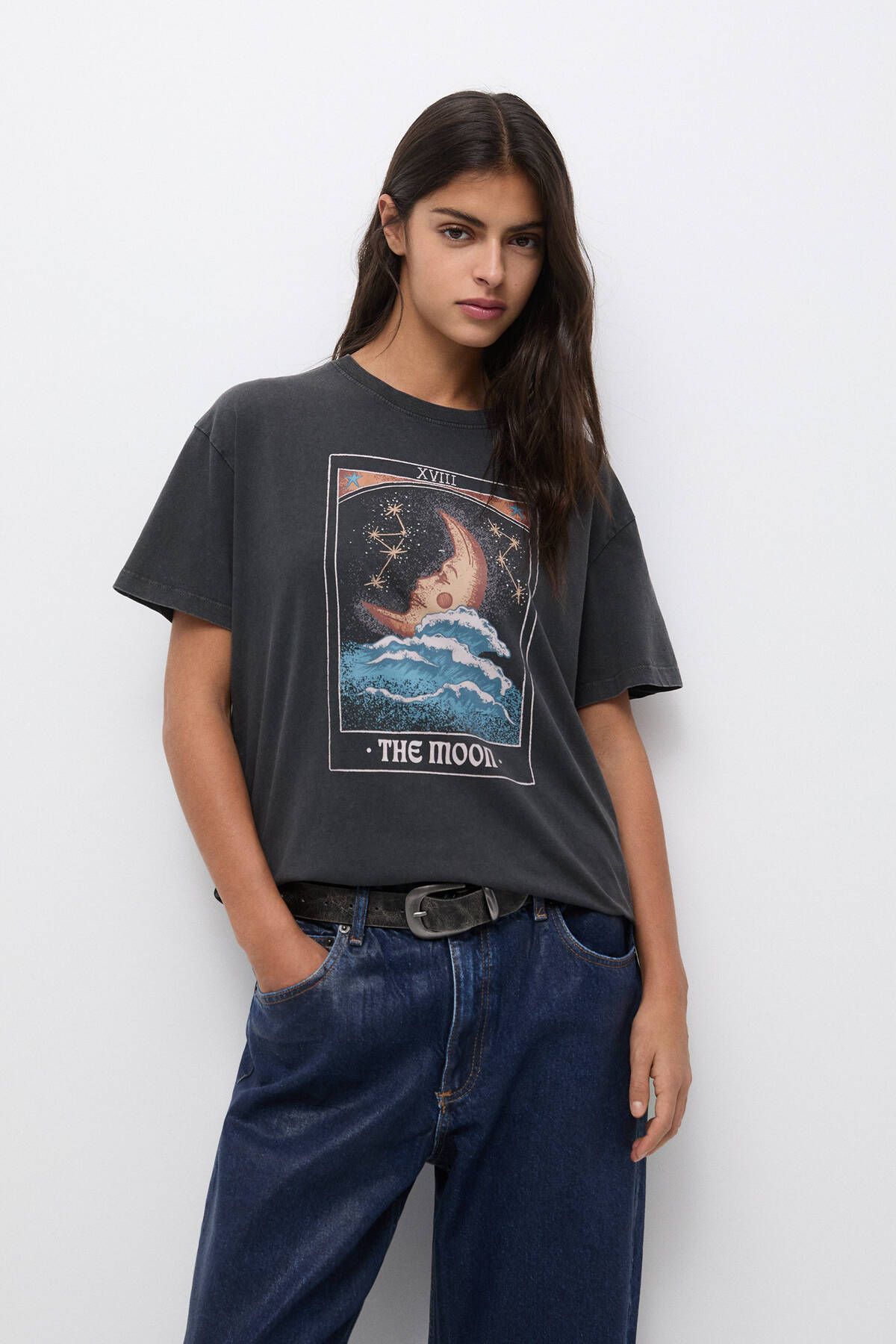 Pull & Bear Kısa kollu ve tarot baskılı t-shirt