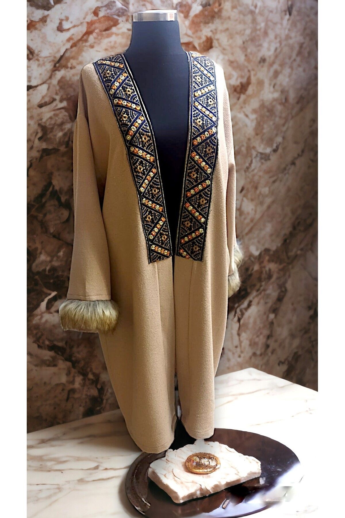 Pointmod Zümrüt Triko Tasarım Kumaş Payetli Tesettür Ithal Aksesuarlı Hırka Kimono Abaya
