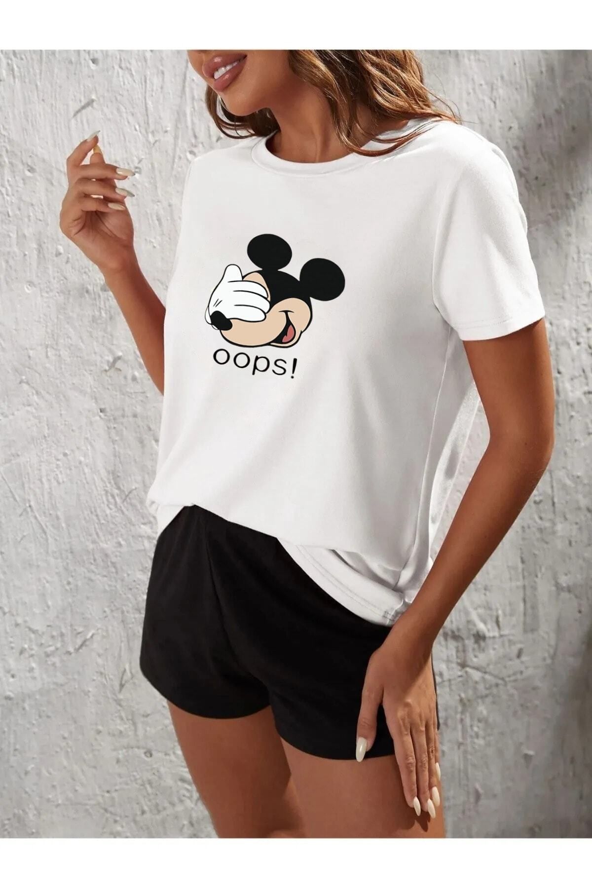 Genel Markalar Kadın Mickey Mouse Baskılı Tshirt Şort Takımı