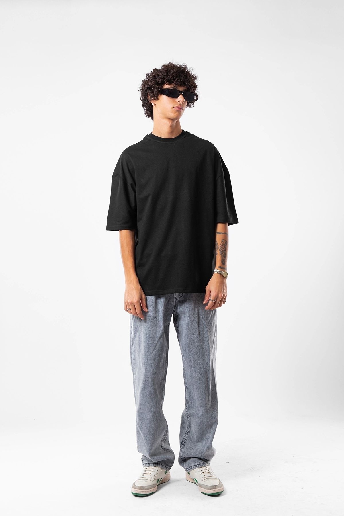 Sekizbiraltı Siyah Basic Oversize Unisex Tshirt