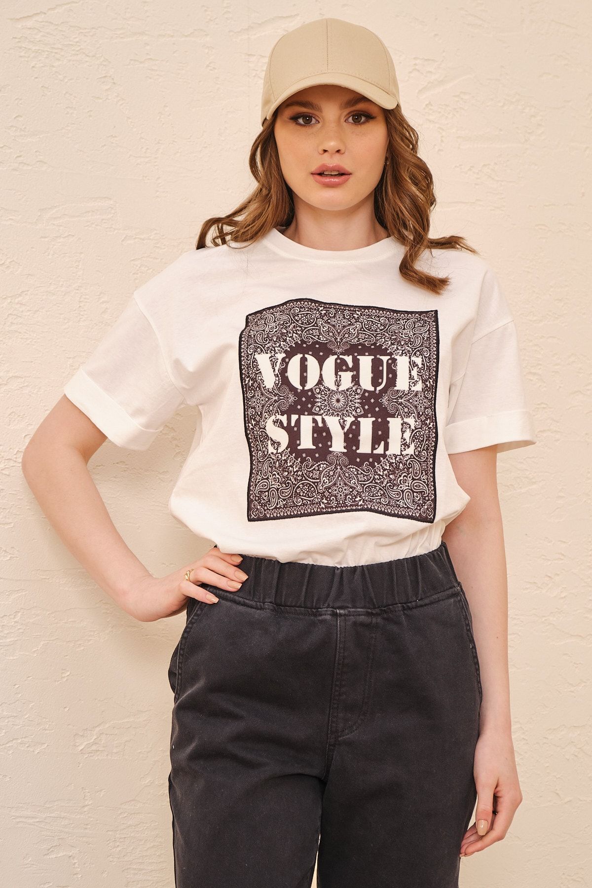 LEKKER Kadın Beyaz Vogue Styl Nakışlı Pamuklu Yumuşak Dokulu T-shirt