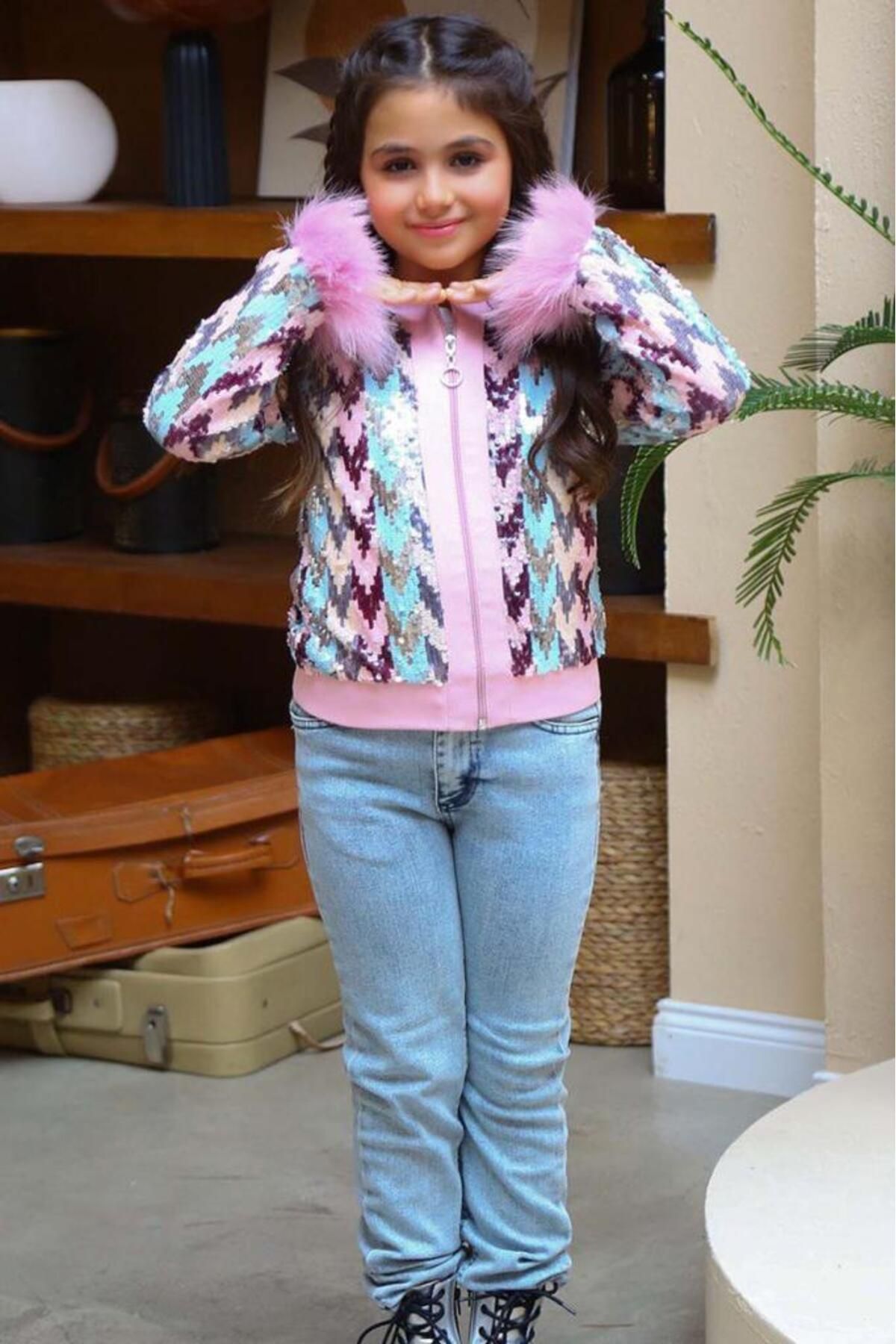 Riccotarz Kız Çocuk Pulpayet ve Kol Uçları Tüy Detaylı Ceket, Denim Pantolonlu, Pembe Alt Üst Takım