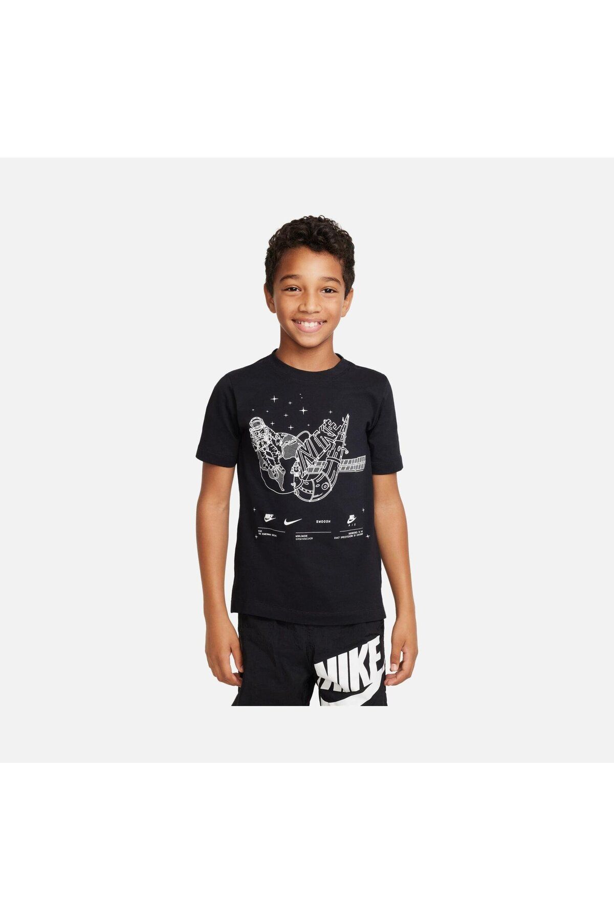 Nike Sportswear Short-Sleeve (Boys') Siyah Çocuk T-shirt DX9511-010