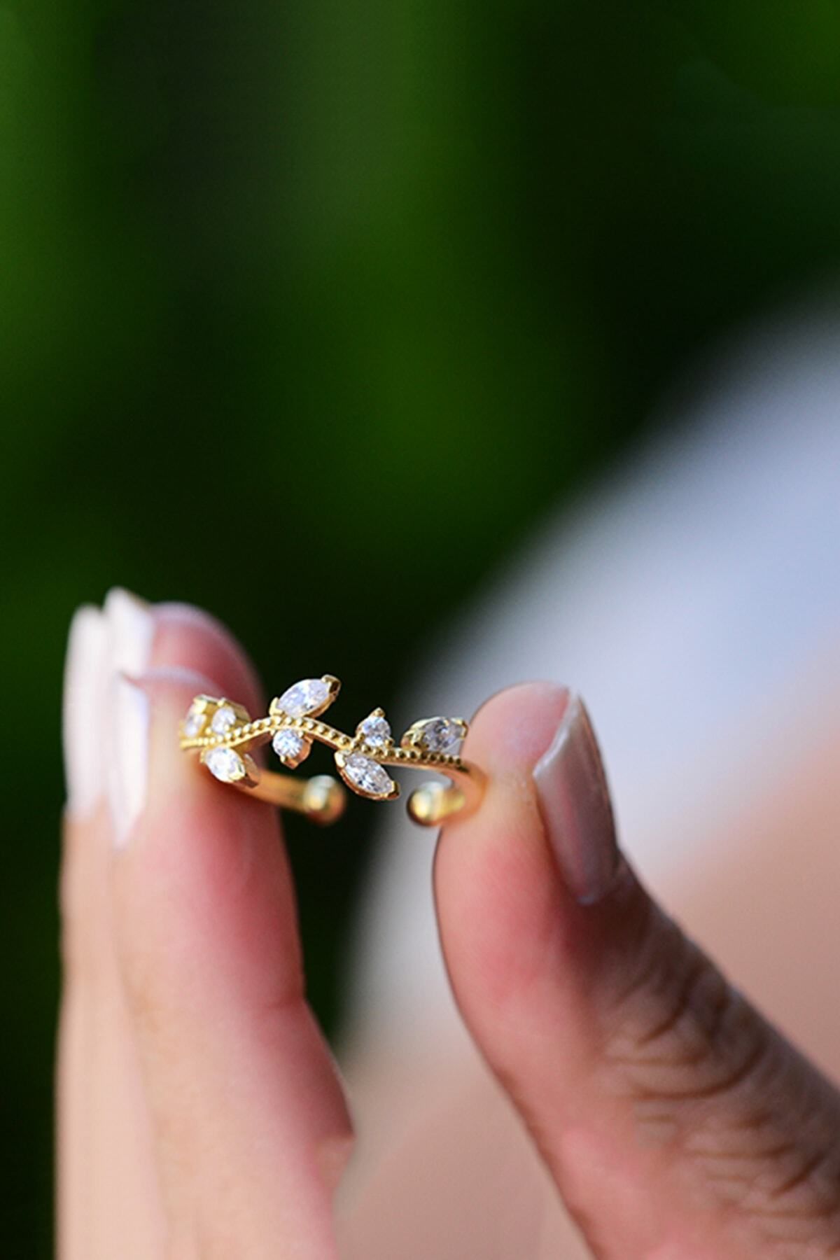 Sahira Jewelry Taşlı Sarmaşık Beyaz Taşlı 14 K Altın Kaplama Ayarlanabilir Kadın Yüzük