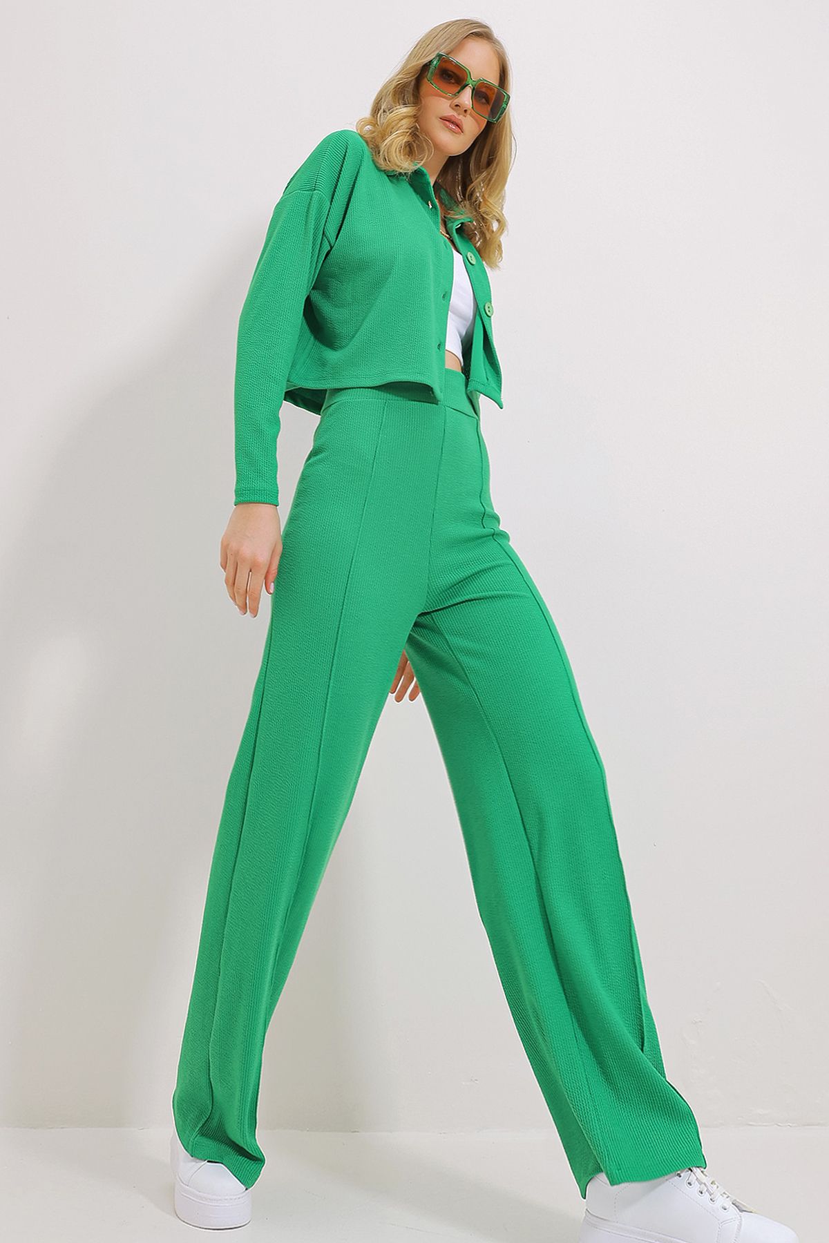 Trend Alaçatı Stili Kadın Yeşil Selanik Örme Crop Gömlek Ve Çimalı Palazzo Pantolon İkili Takım ALC-X11443