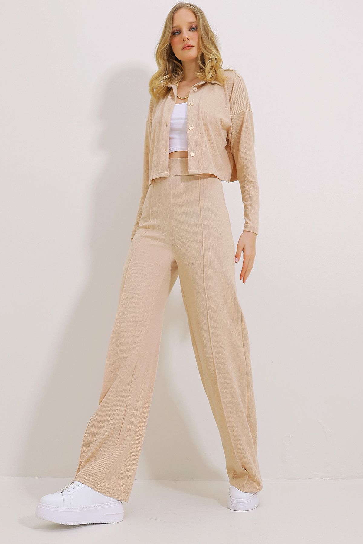 Trend Alaçatı Stili Kadın Bej Selanik Örme Crop Gömlek Ve Çimalı Palazzo Pantolon İkili Takım ALC-X11443