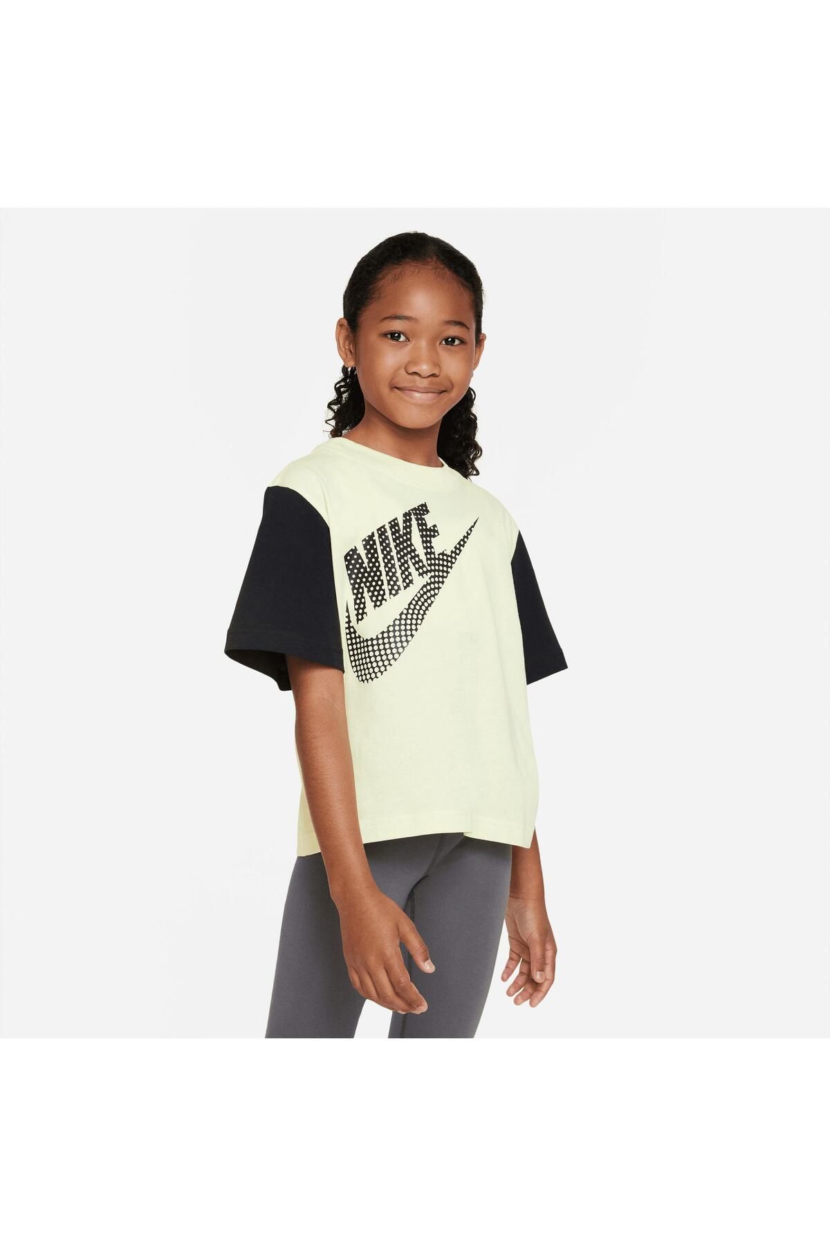 Nike Sportswear Essential Boxy Dance Yeşil Çocuk T-Shirt DZ4621-335