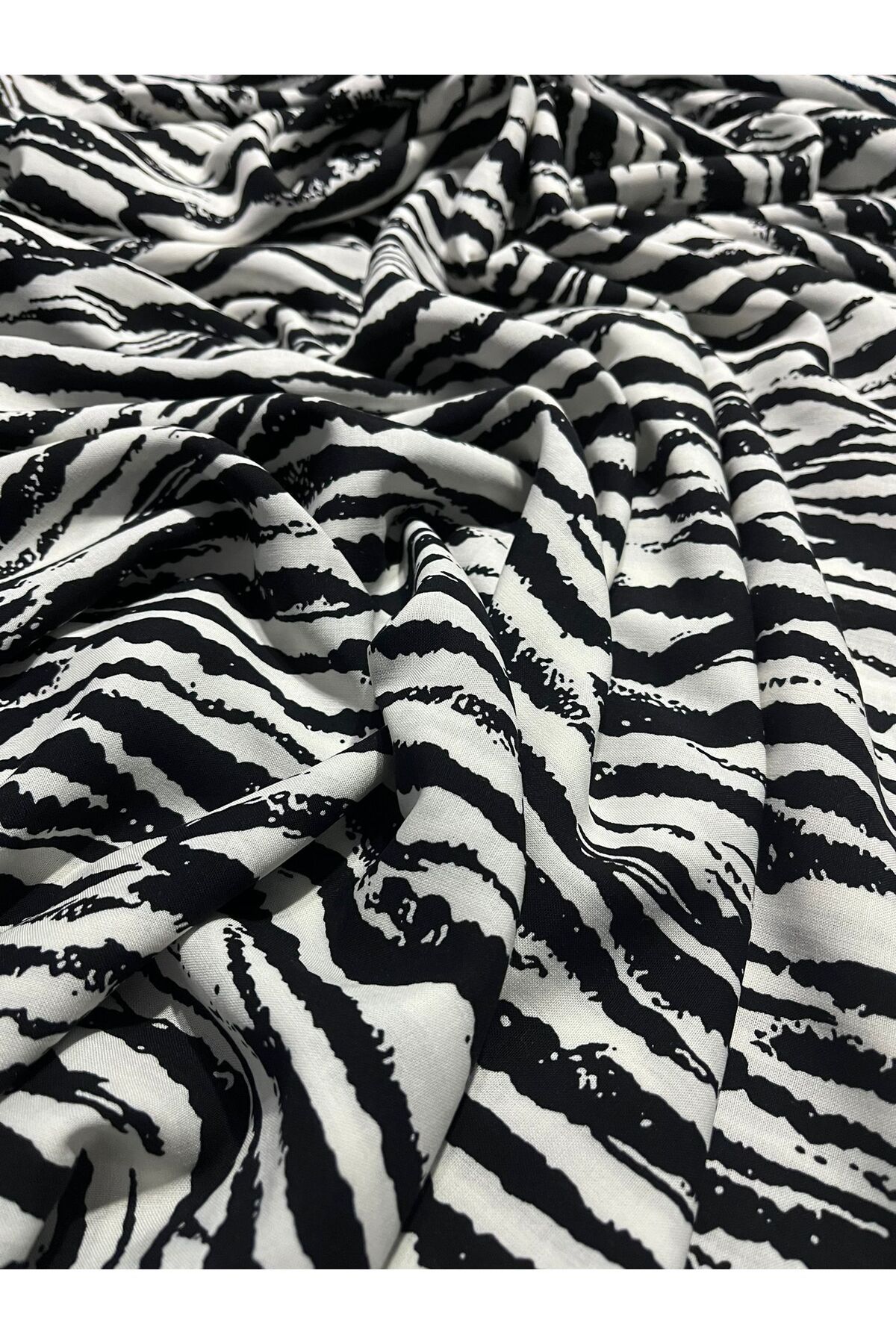 Aslan Online Çift En 150 Cm Elbise Etek Gömlek Ve Kimono Dikimine Zebra Desenli Pamuklu Viskon