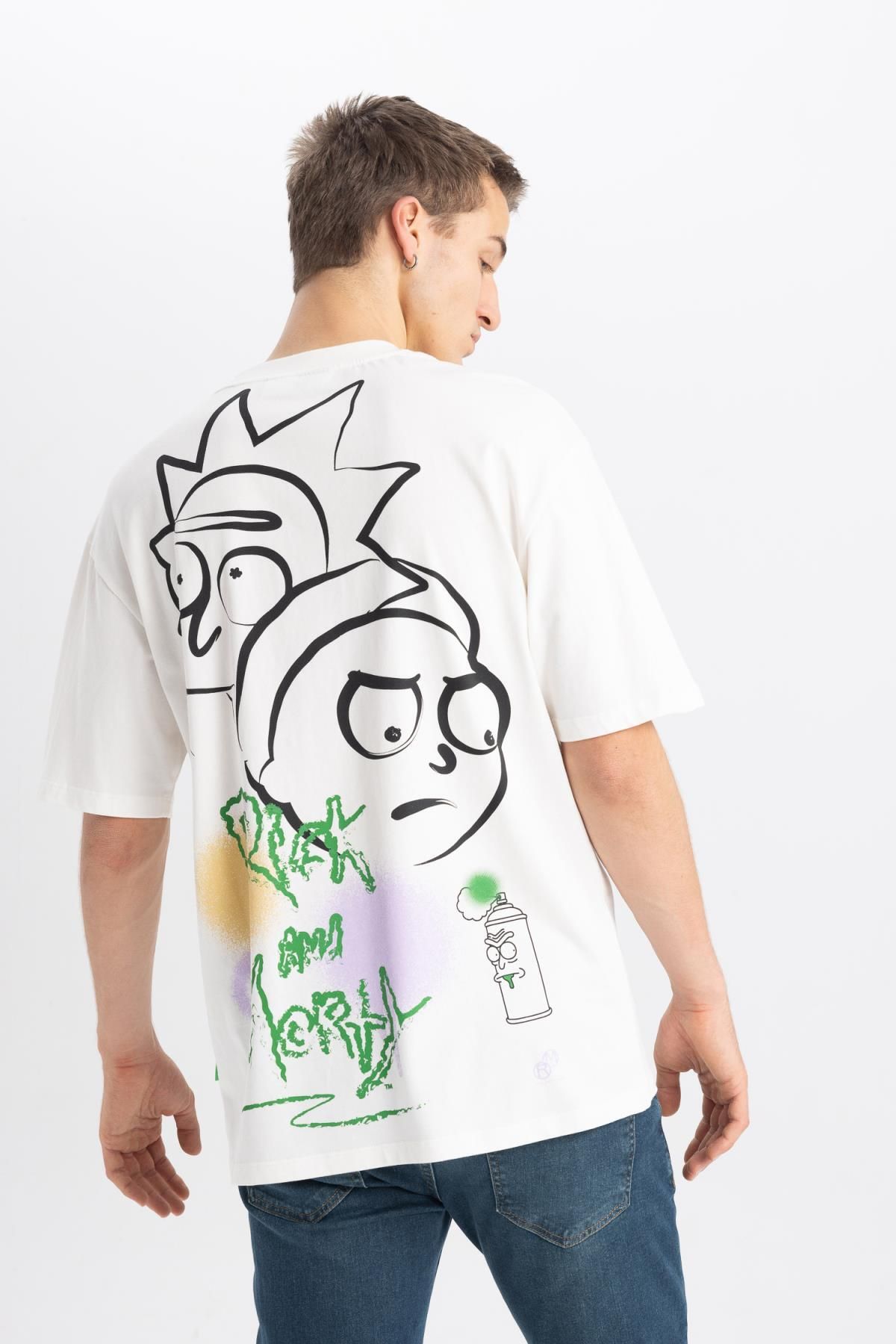 Defacto Rick And Morty Comfort Fit Bisiklet Yaka Sırt Baskılı Kısa Kollu Tişört B5369ax24sp