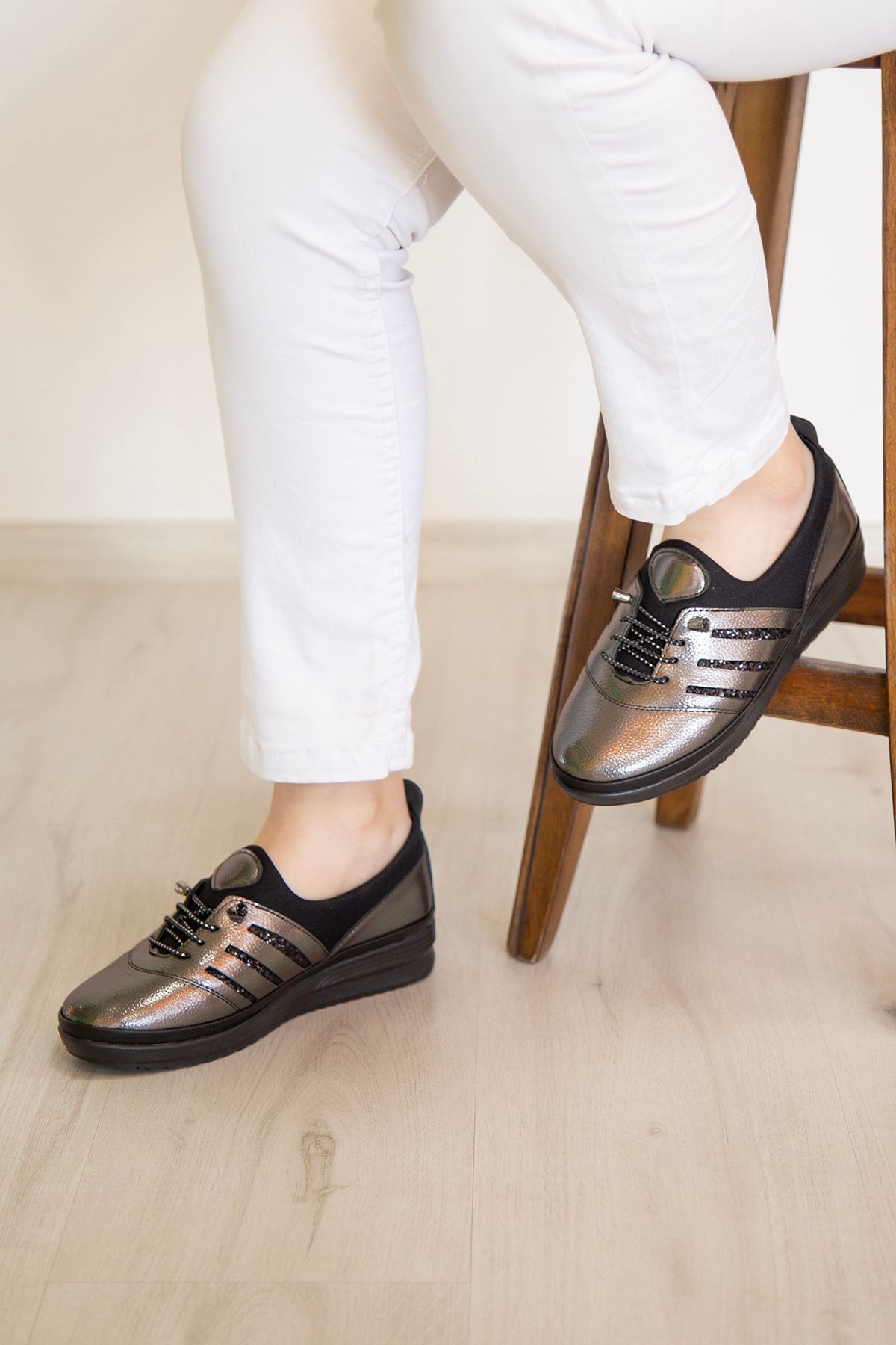 Ewen Tomm Ortopedik Günlük Yumuşak Kadın Cilt Delikli İpli Babet Ayakkabı