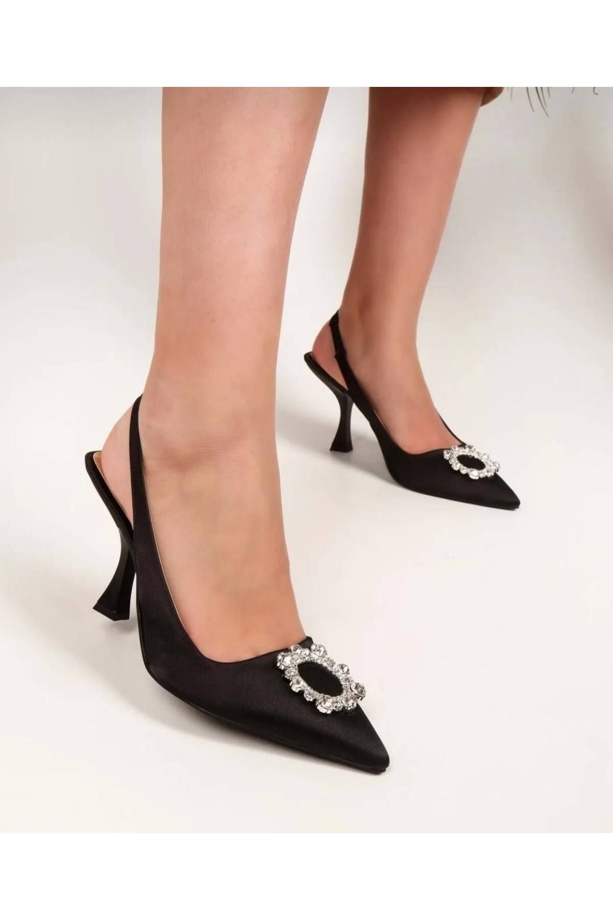 Essen kadın siyah önü taşlı topuklu ayakkabı