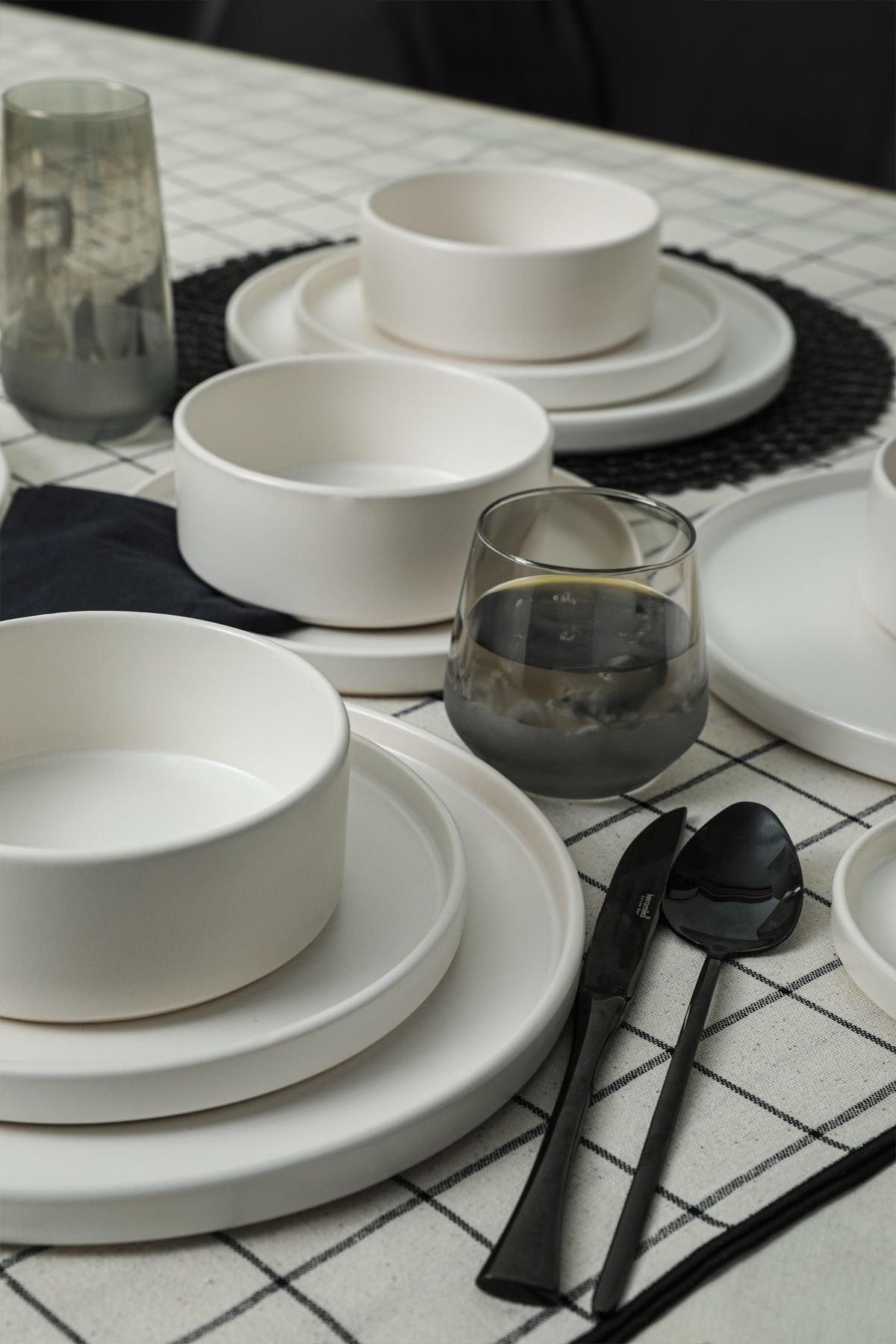 Keramika Mat Beyaz Stackable Yemek / Kahvaltı Takımı 20 Parça 4 Kişilik