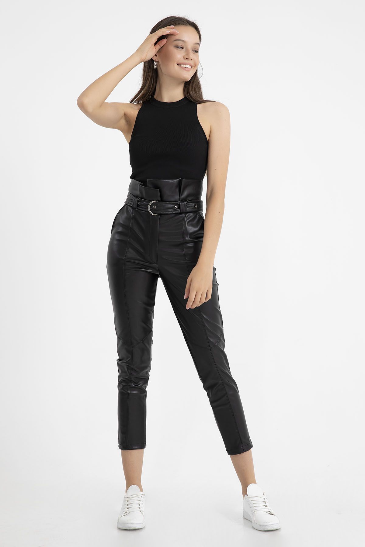 KaSheHa Siyah Yüksek Bel Kemerli Içi Şardonlu Havuç Model Deri Pantolon 90 Cm