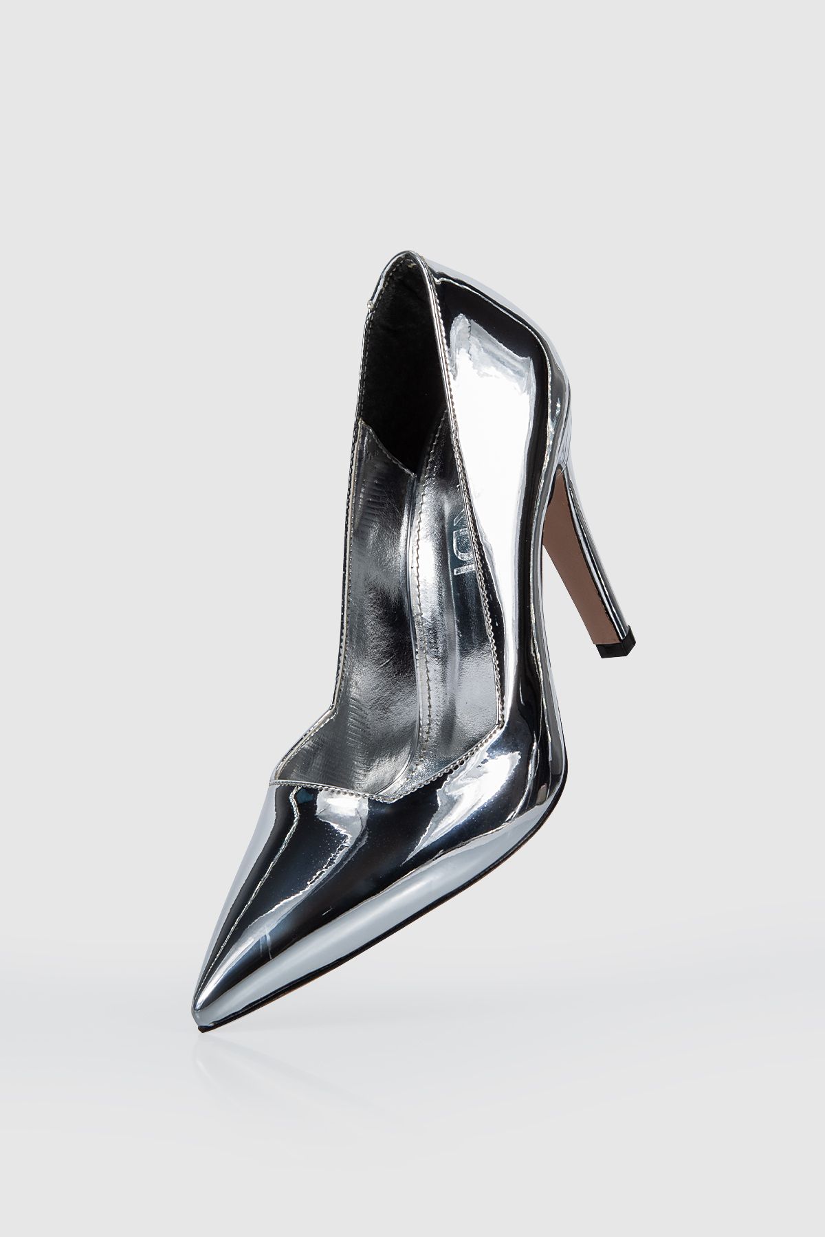 Diardi Kadın Gümüş Rengi Yüksek Topuklu Ayakkabı ST8855