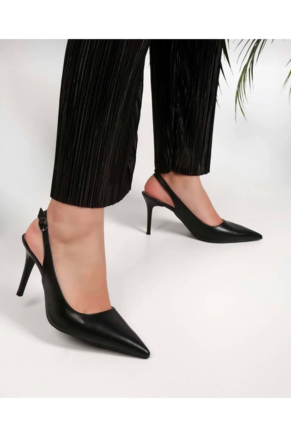 Essen kadın siyah topuklu ayakkabı