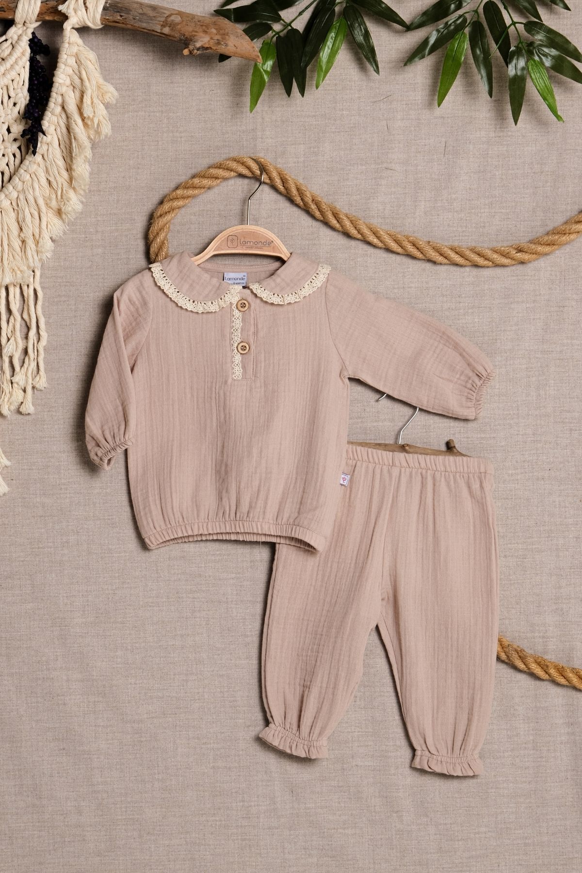 Lamonde Kız Bebek İşlemeli Yaka Detaylı Pijama Takımı %100 Pamuk 6-9-12-18 Ay