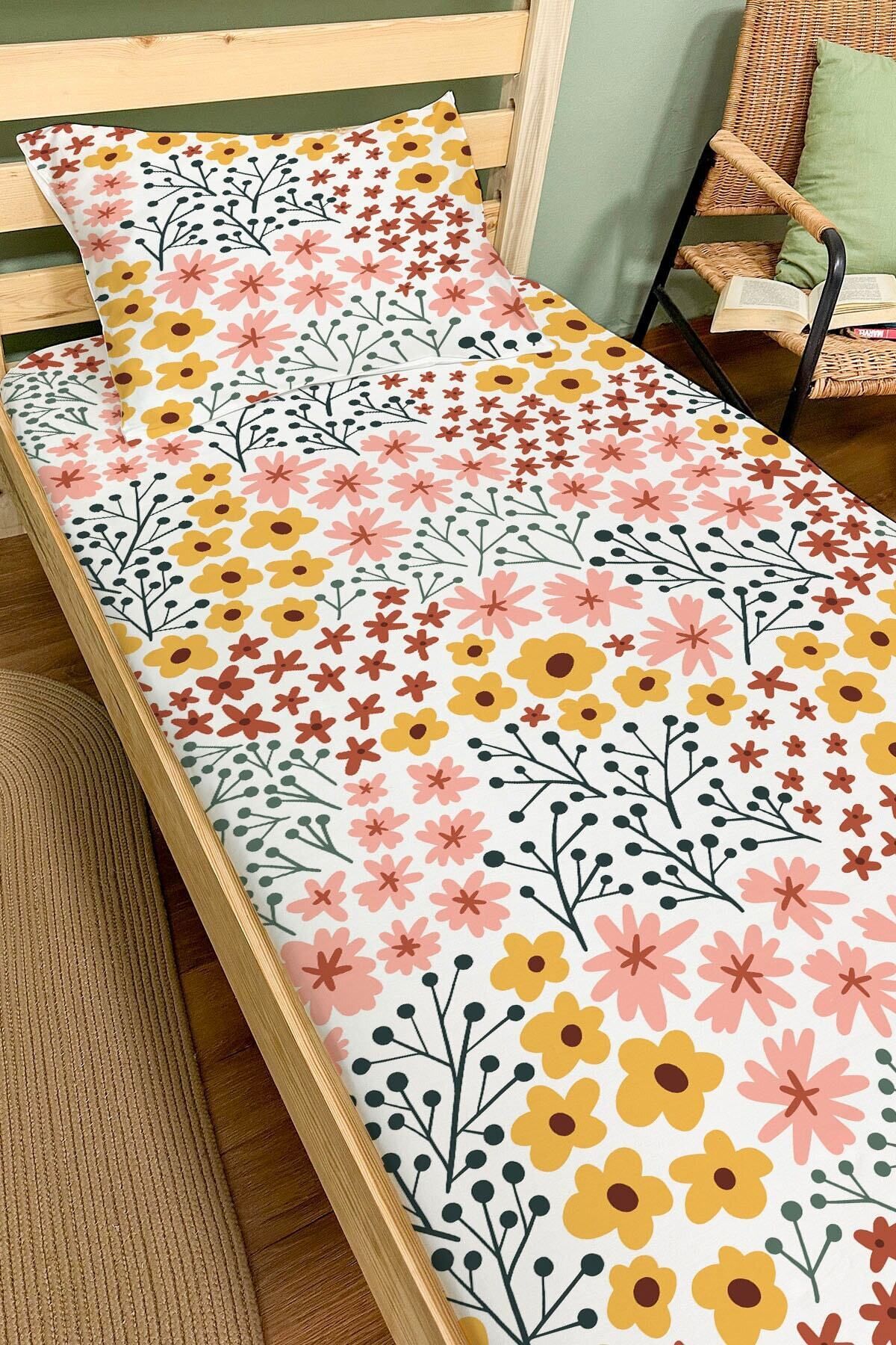 Tuğba Kuğu Lastikli Çarşaf Seti (140X200 YÜKSEKLİK 20) - Iconic Serisi - Bahar Çiçekleri