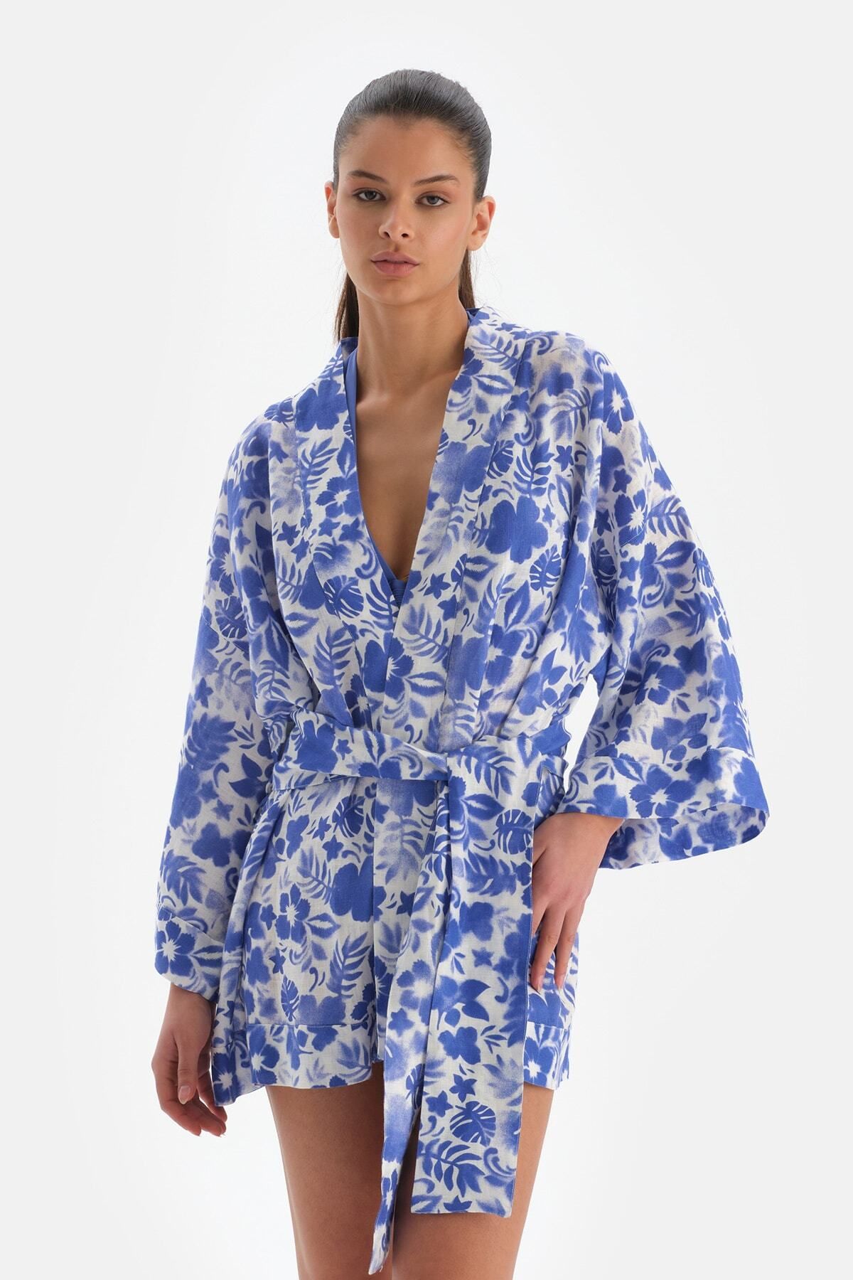 Dagi Mavi Beyaz Keten Kısa Kimono