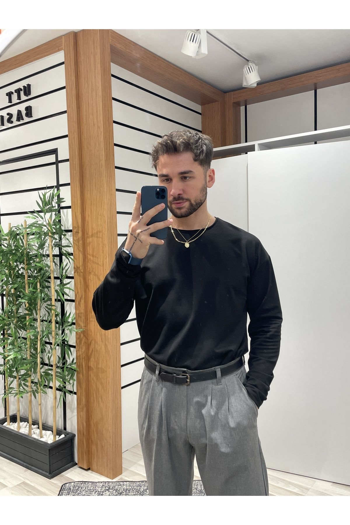 UTTBASİC Siyah Oversize Bisiklet Yaka Badi