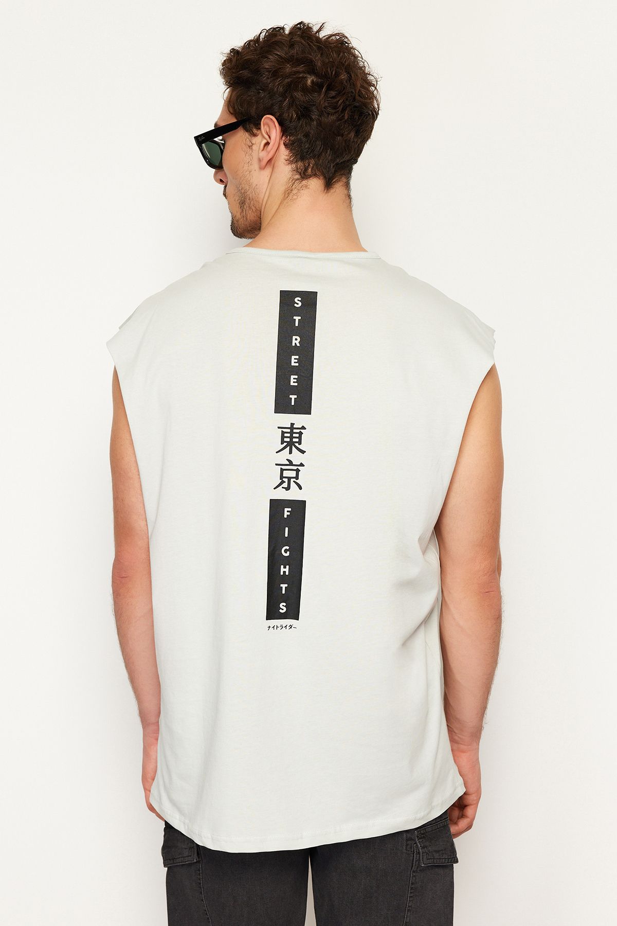 TRENDYOL MAN Gri  Oversize Fit Uzak Doğu Baskılı Atlet-T-Shirt TMNSS23AL00007