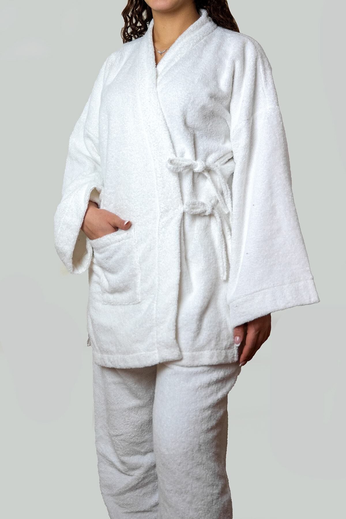 Bornox Beyaz Havlu Pijamalı Bornoz Seti