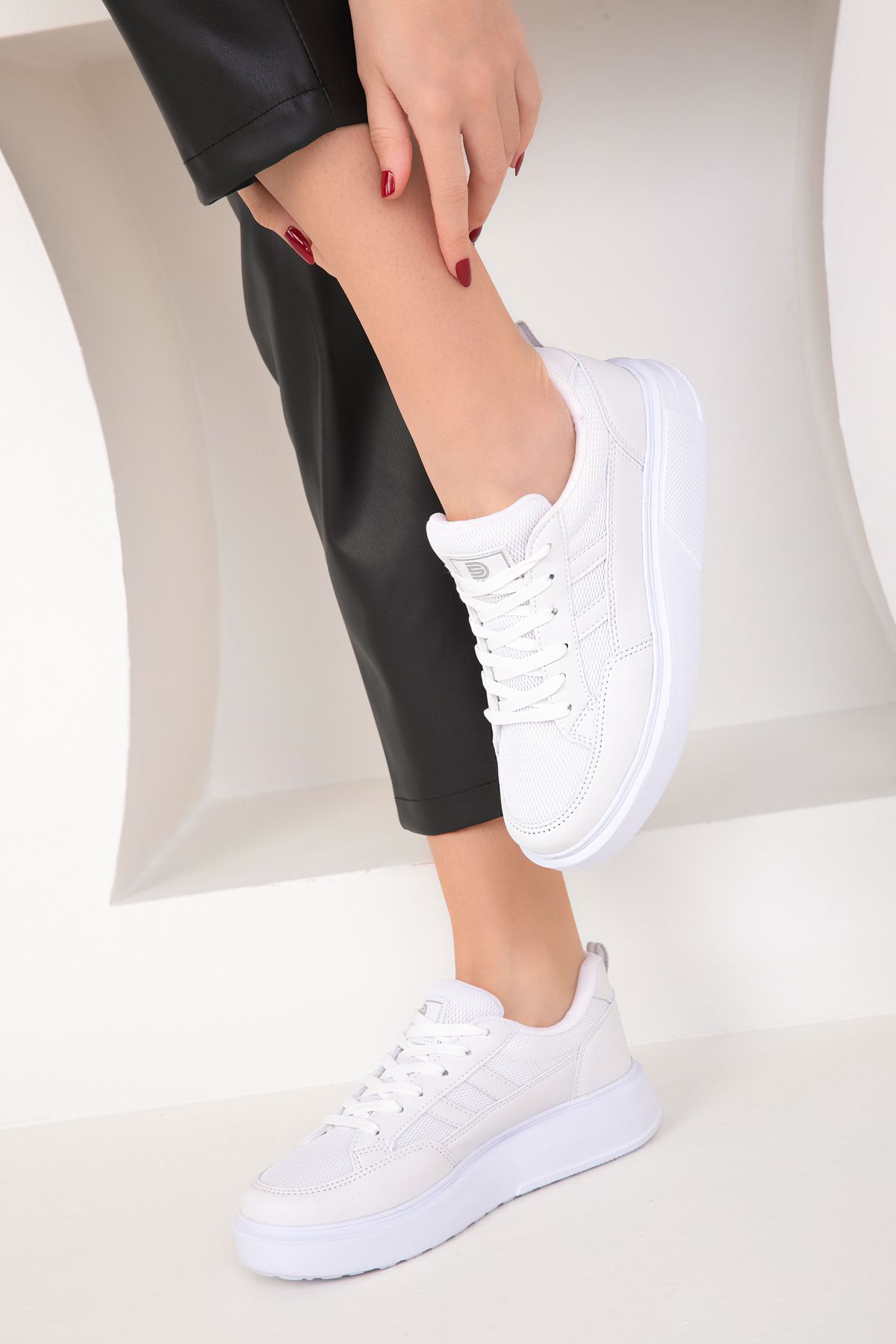 SOHO Beyaz Kadın Sneaker 16880