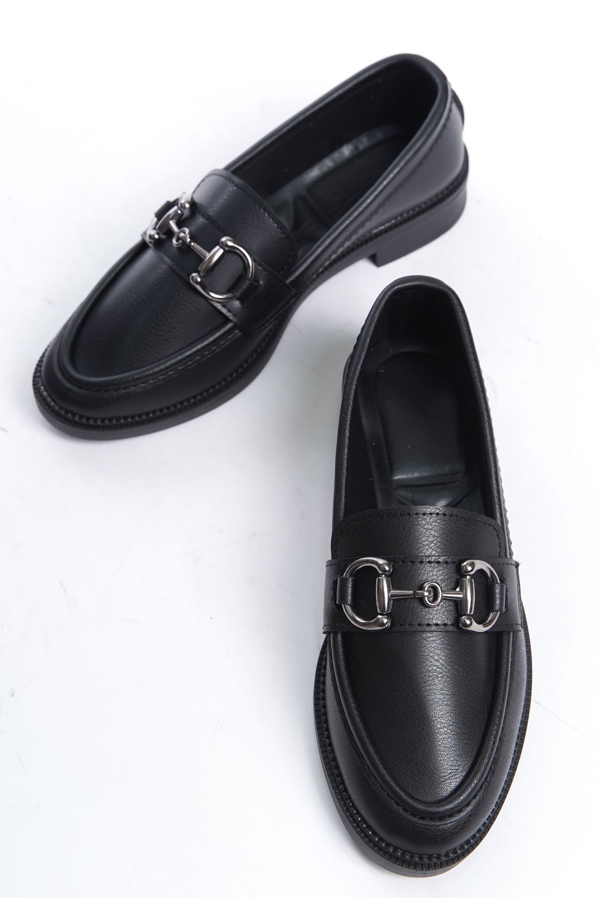 Entella Store Kadın Loafer Makosen Büyük Tokalı Siyah Günlük Ayakkabı