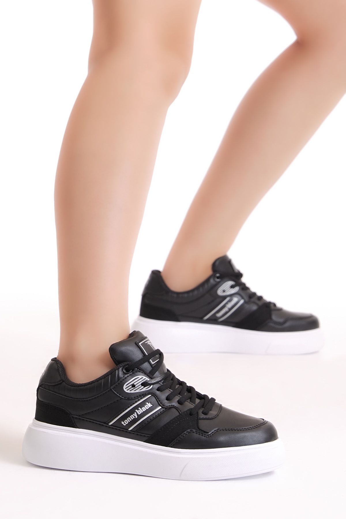 Tonny Black Kadın Siyah Beyaz Beyaz Siyah Poli Taban Yanı Şeritli Bağcıklı Sneaker