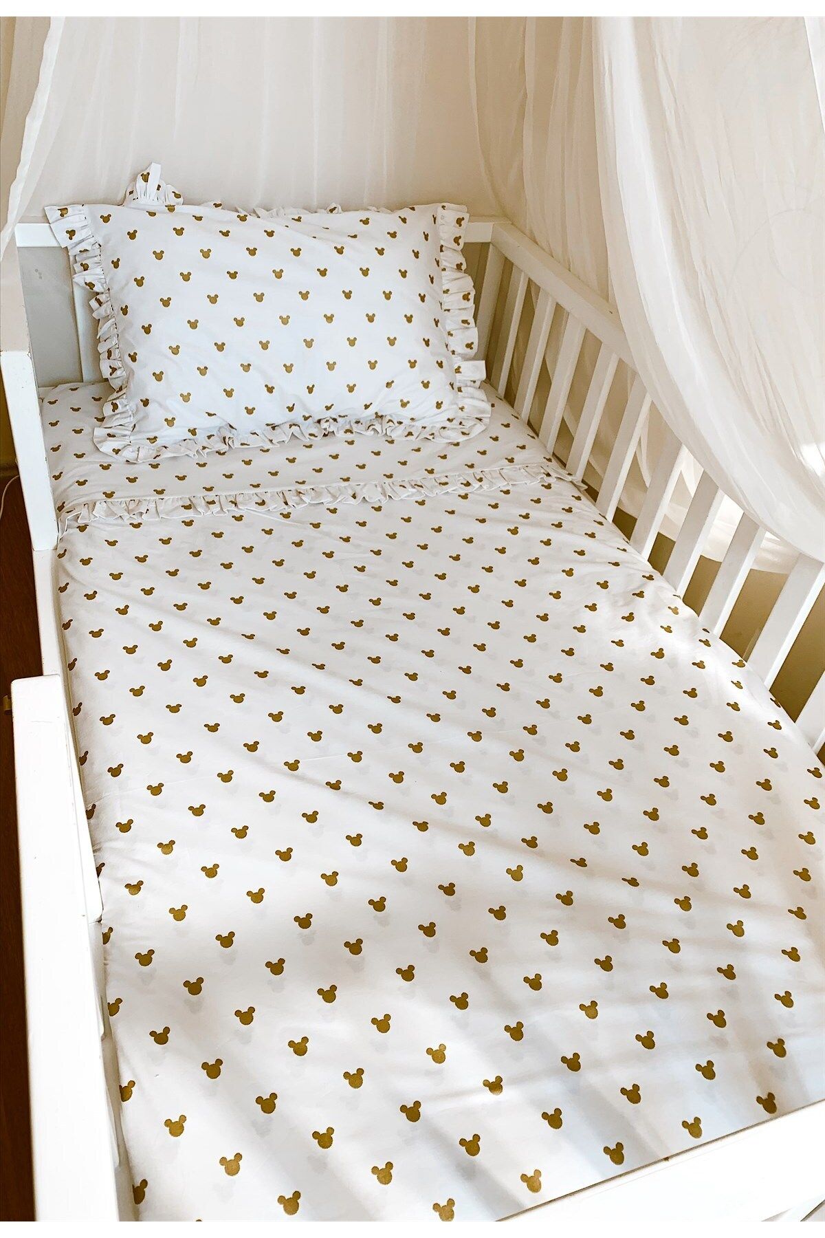 La Lumiere Mickey Fırfırlı Bebek Ve Çocuk Nevresim Seti - 100x150 - Çarşaflı - Beşik Boy - Beyaz - Gold
