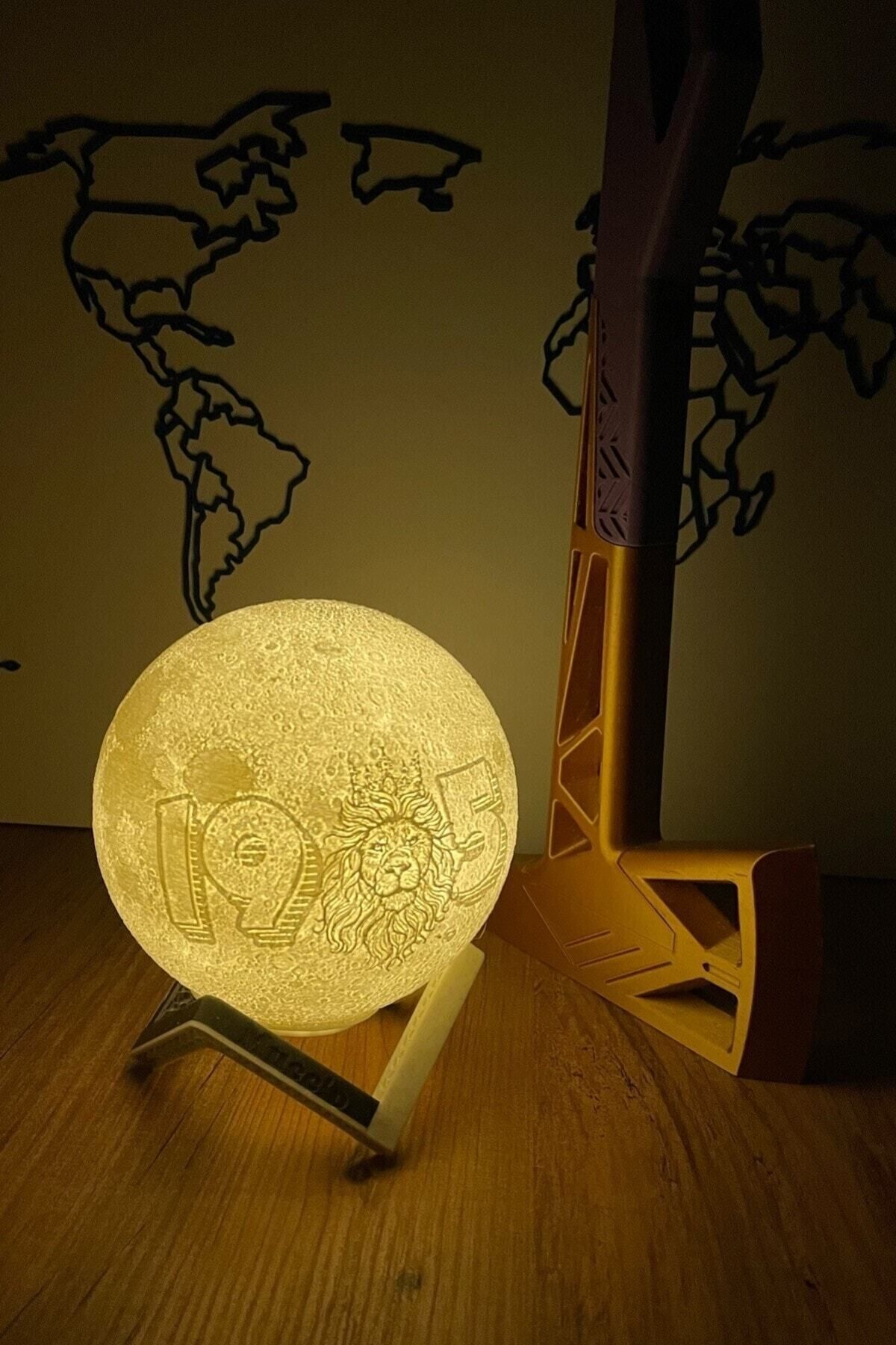 MUCC Aslan Fotoğraflı Galatasaray 3d Dekoratif Ay Gece Lambası Moon Lamp Pilli(13cm)