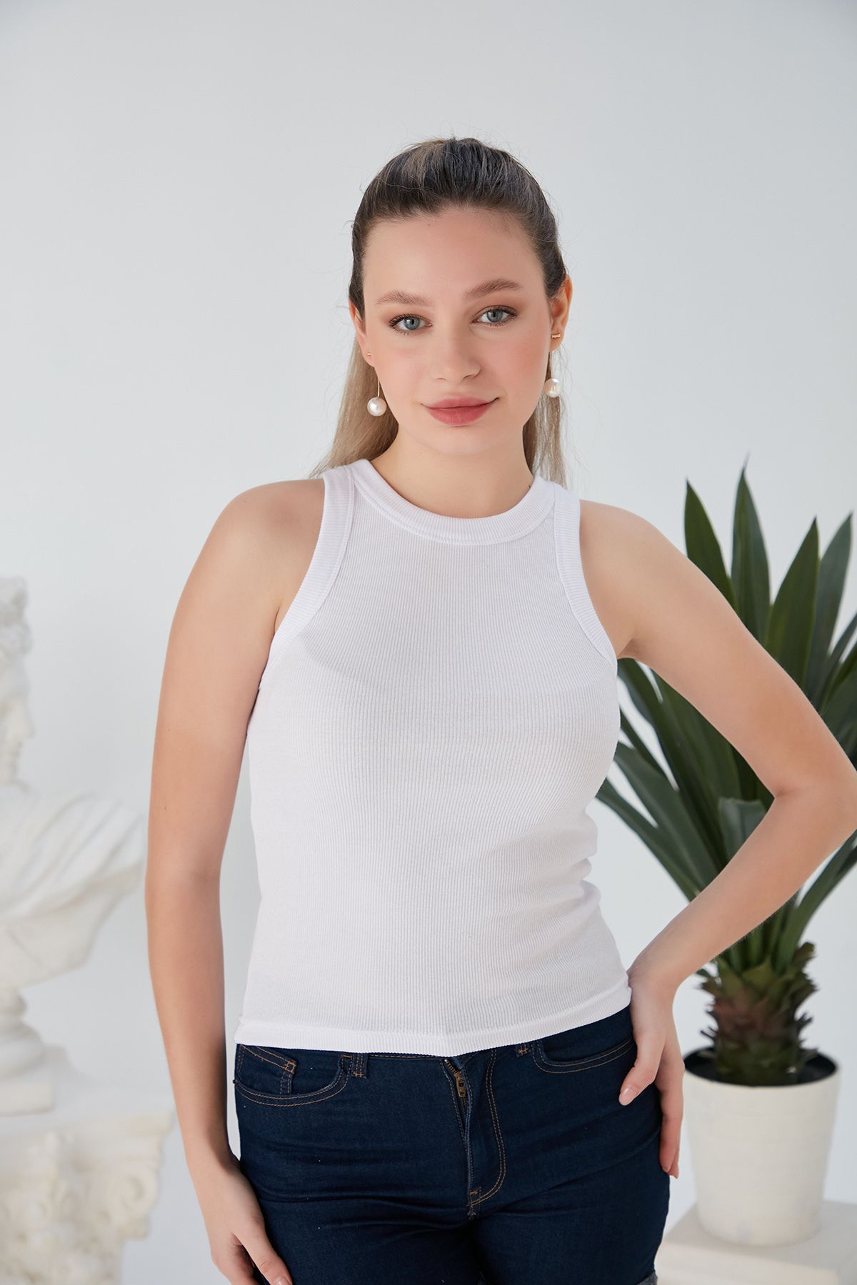 CATSPY Beyaz Zargo Model Fitted/Vücuda Oturan Geniş Biyeli Halter Yaka Fitilli Esnek Örme Crop Bluz