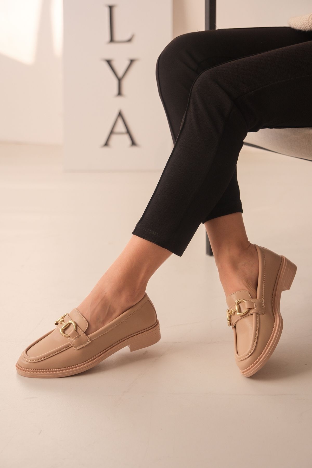 DİVOLYA Riri Nude Gold Tokalı Deri İnce Taban (3cm) Loafer Kadın Ayakkabı